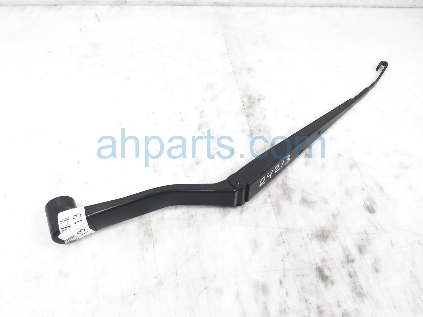 $22 Nissan LH WINDSHIELD WIPER ARM $22 Nissan LH WINDSHIELD WIPER ARM