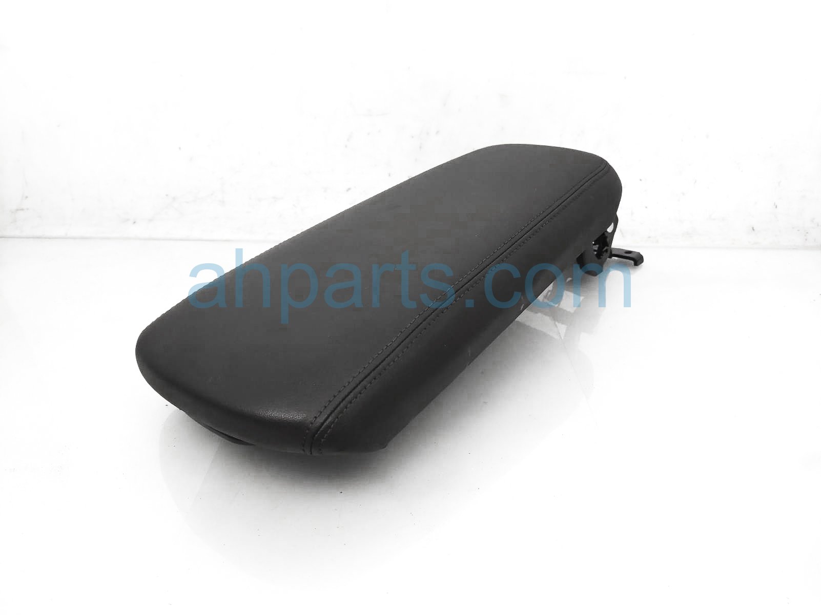 $145 Kia CENTER CONSOLE LID - BLACK $145 Kia CENTER CONSOLE LID - BLACK