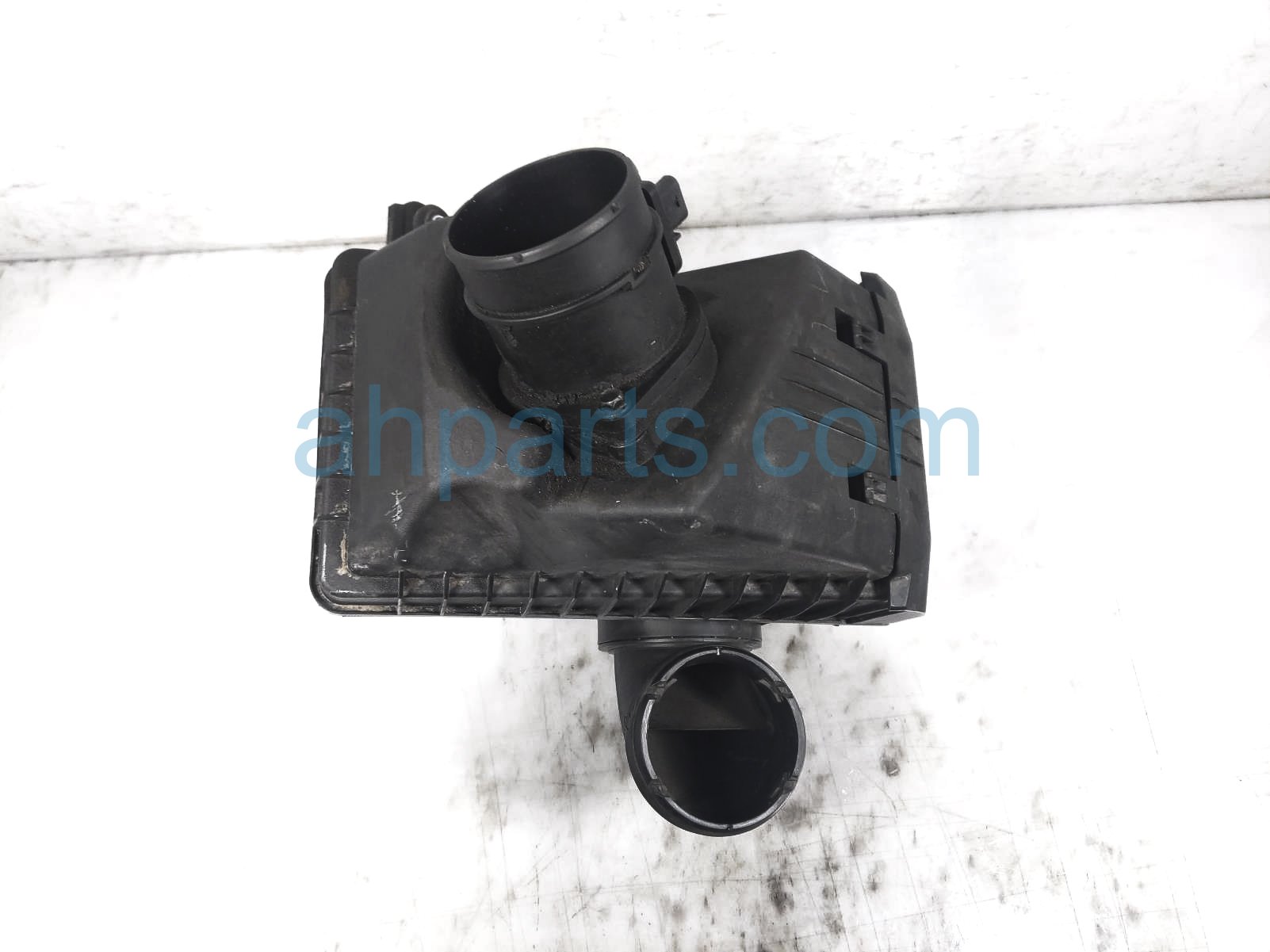 Sold 2022 Kia K5 Air Cleaner Intake Box 28110-L0400
