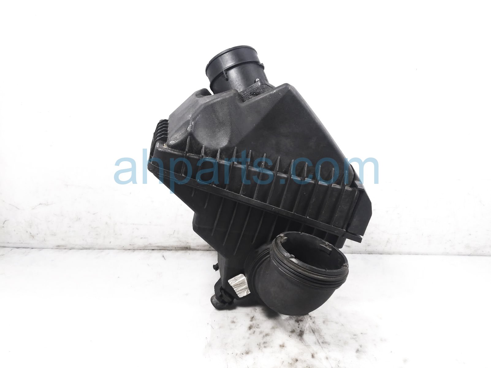 Sold 2022 Kia K5 Air Cleaner Intake Box 28110-L0400