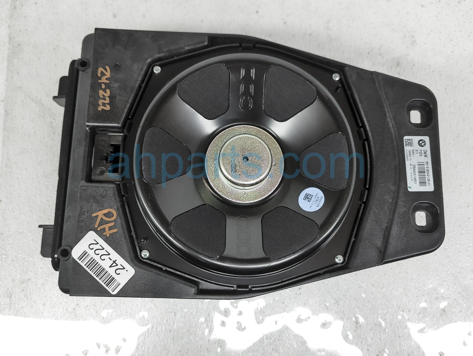 $175 BMW RH CENTRAL SUB WOOFER / SPEAKER $175 BMW RH CENTRAL SUB WOOFER / SPEAKER