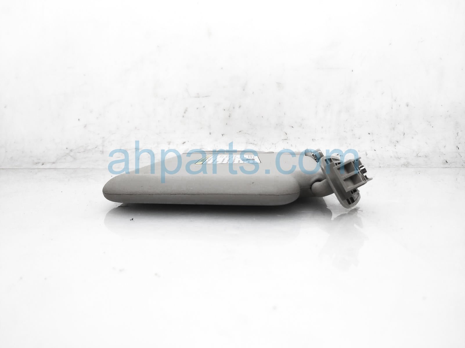 Sold 2022 Nissan Versa Driver Sun Visor - Grey 96401-5EE0A