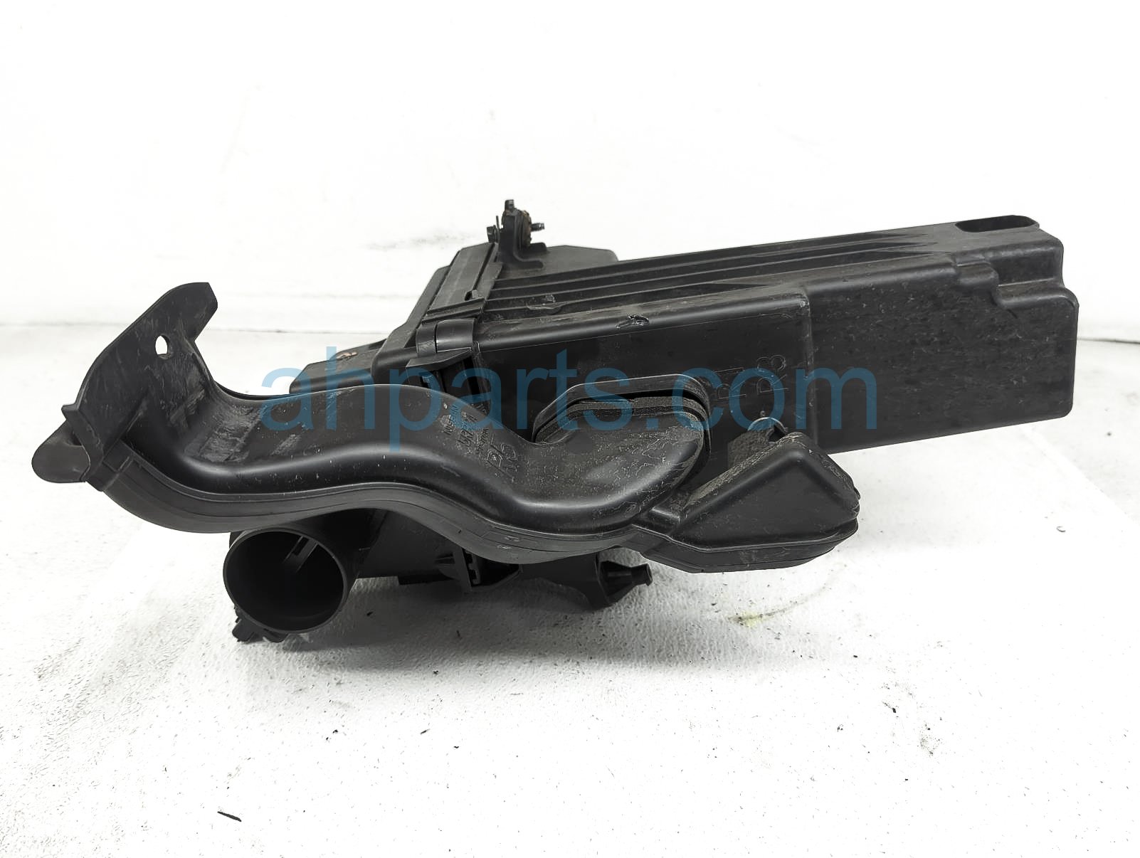 $85 Nissan AIR CLEANER INTAKE BOX $85 Nissan AIR CLEANER INTAKE BOX