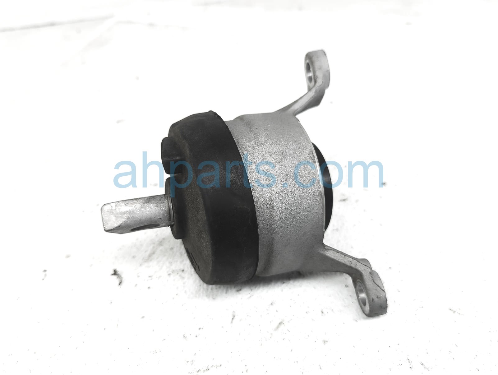 $119 Honda RH SIDE ENGINE MOUNT