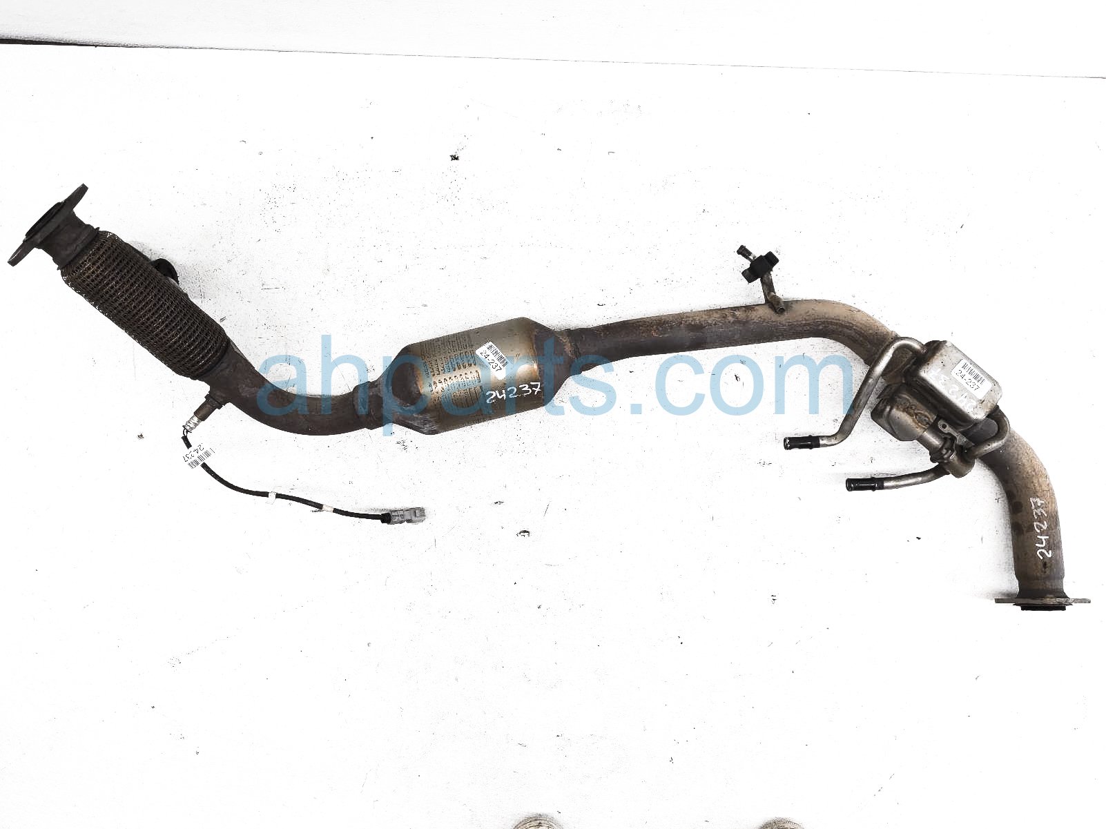 thumbnail image 2 of EPA Approved Catalytic Converter With Resonator For 04-06 Sienna 3.3L FWD 2 of 3