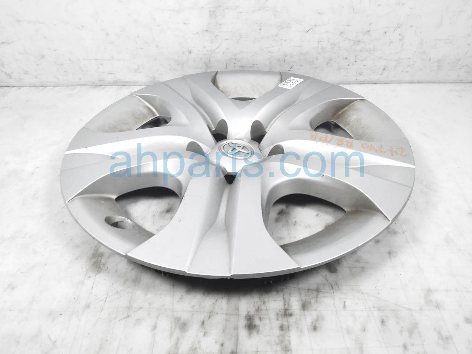 Sold 2015 Toyota Rav 4 Hub Cap Rear Passenger Wheel Cover 17'' 42602 42030 Replacement Sold 2015 Toyota Rav 4 Hub Cap Rear Passenger Wheel Cover 17'' 42602 42030 Replacement