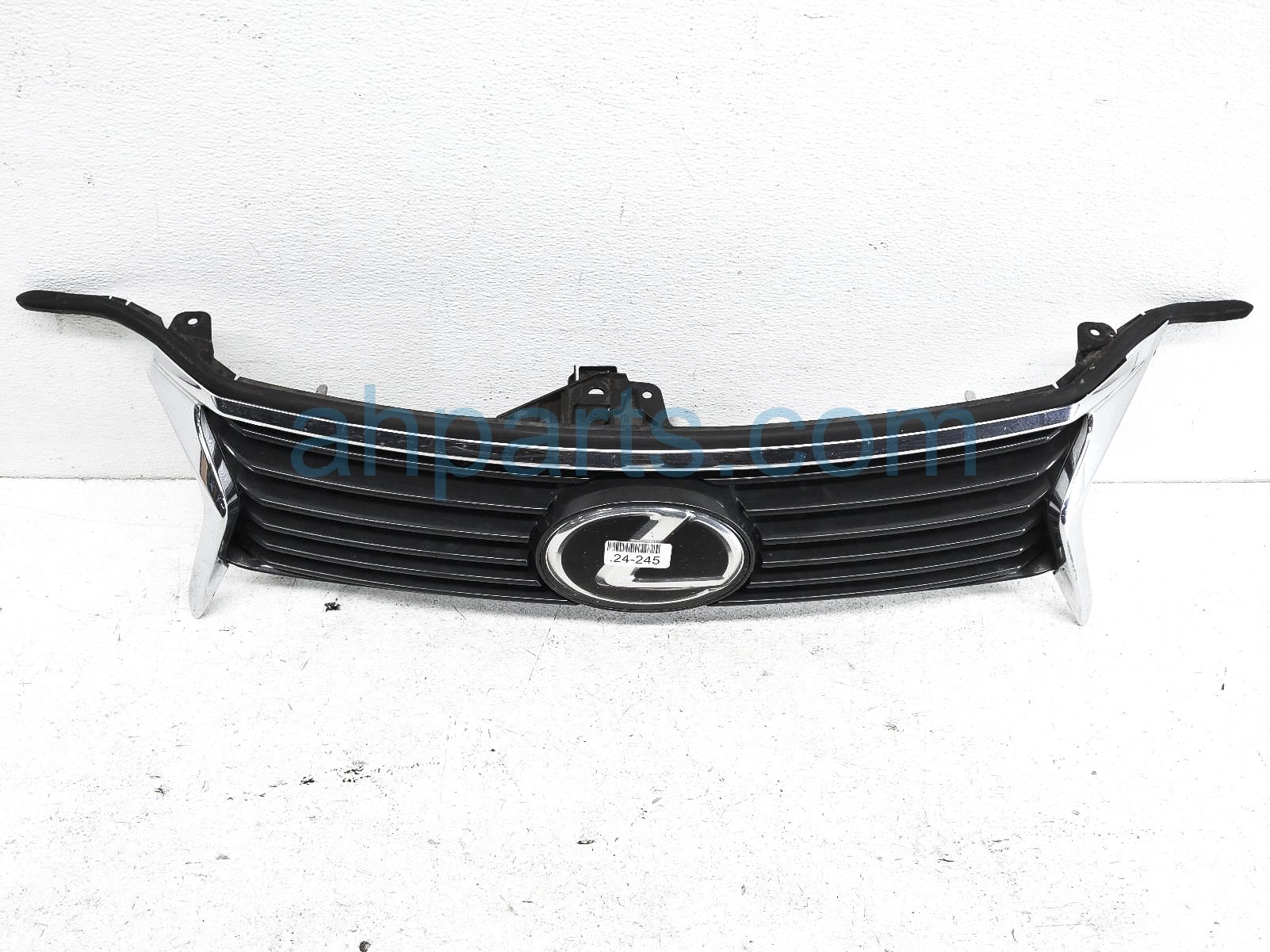 $315 Lexus UPPER GRILLE - CHROME $315 Lexus UPPER GRILLE - CHROME