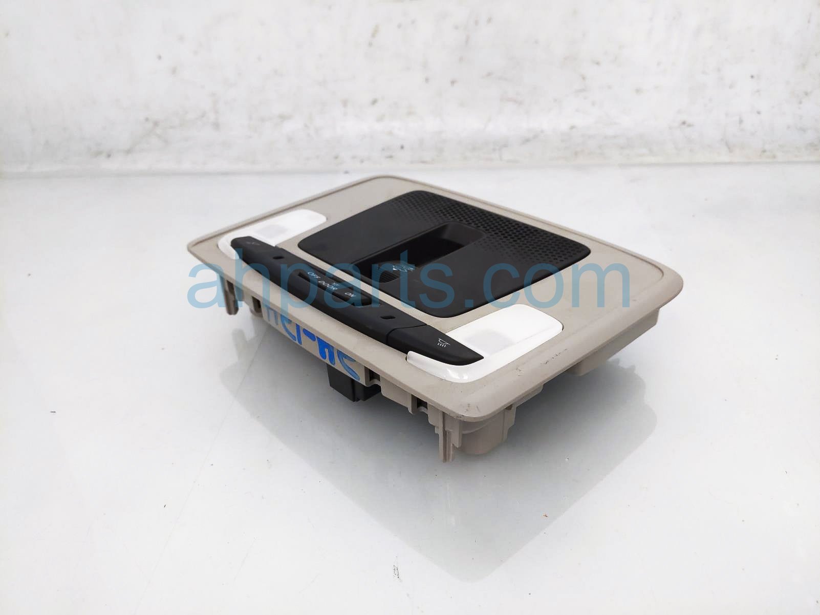 $49 Honda ROOF CONSOLE / MAP LIGHT- GREY - SDN $49 Honda ROOF CONSOLE / MAP LIGHT- GREY - SDN