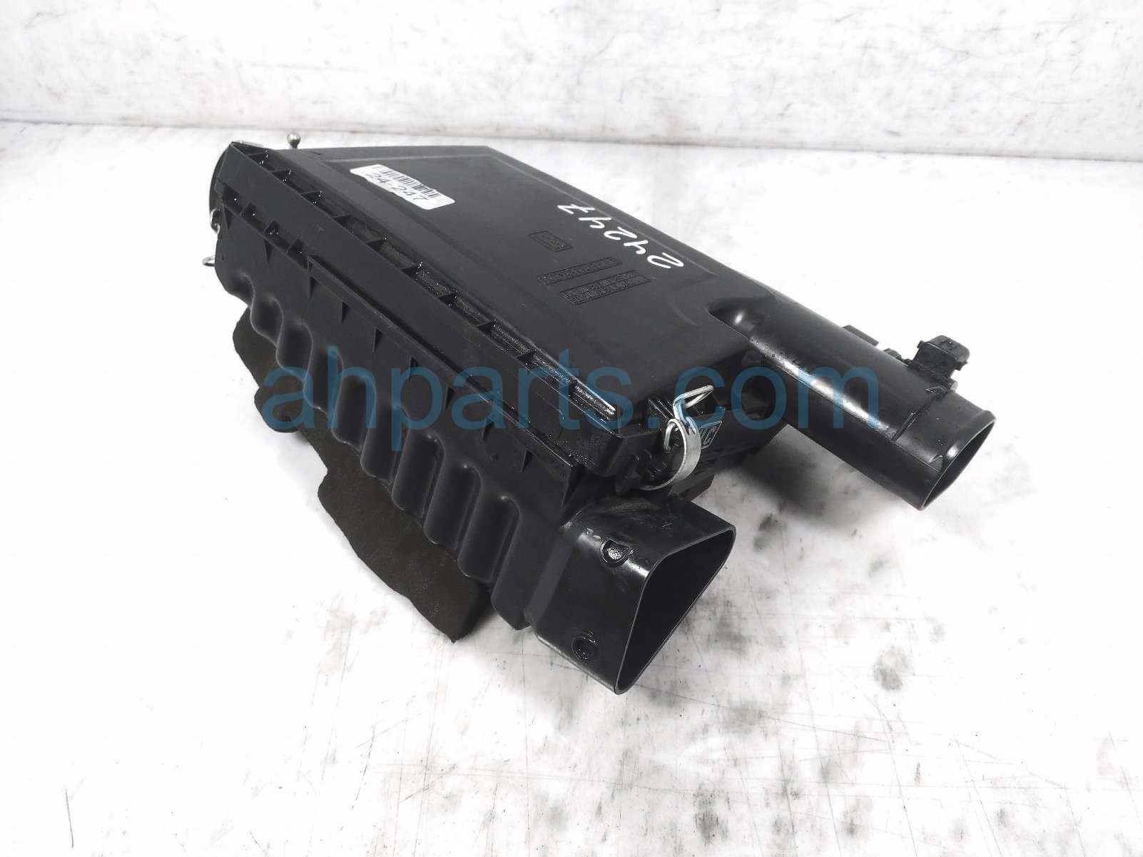 $40 Lexus RH AIR CLEANER INTAKE BOX $40 Lexus RH AIR CLEANER INTAKE BOX