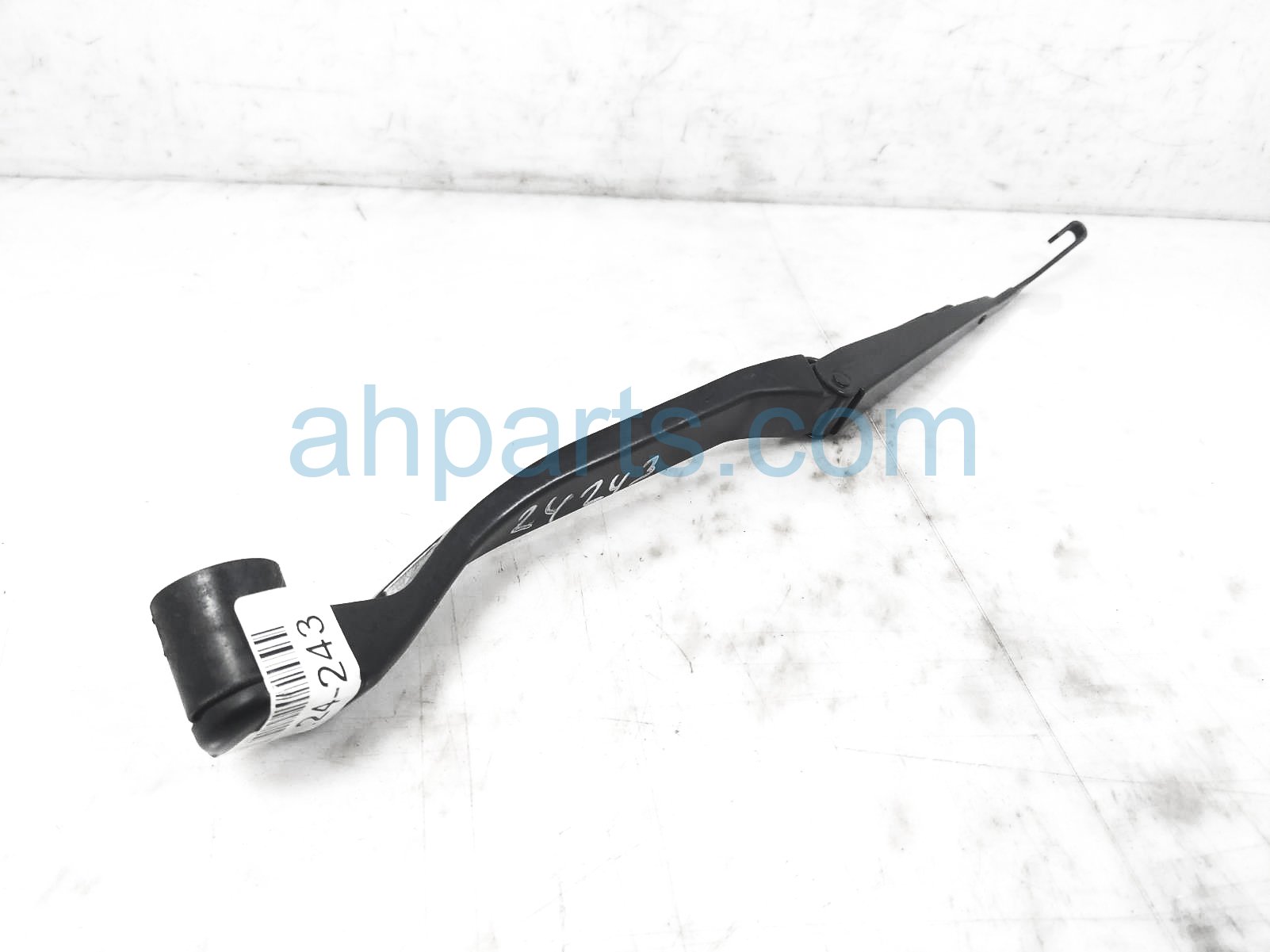 $25 Mazda LH WINDSHIELD WIPER ARM $25 Mazda LH WINDSHIELD WIPER ARM