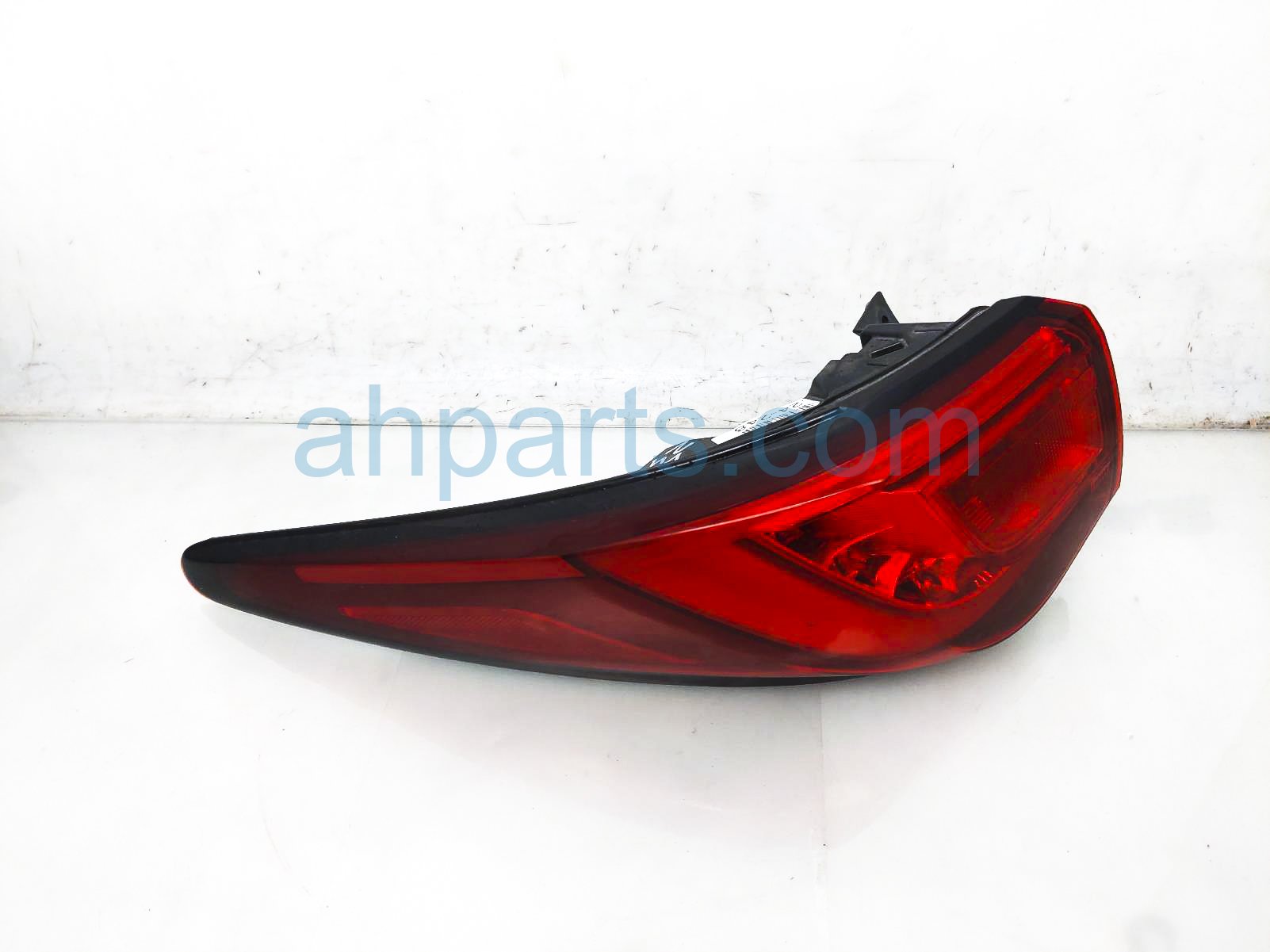 Sold 2019 Infiniti Qx60 Light / Rear Driver Tail Lamp (on Body