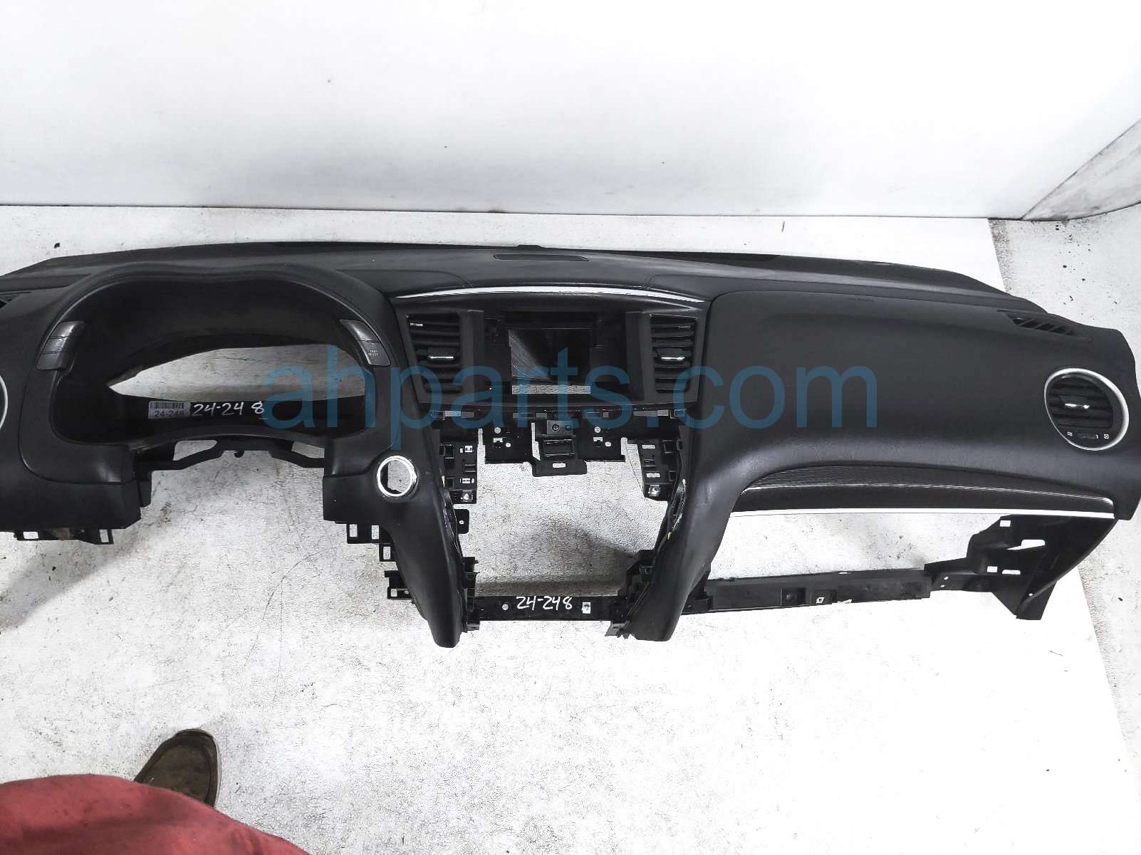 $499 Infiniti DASHBOARD W/ AIRBAG $499 Infiniti DASHBOARD W/ AIRBAG