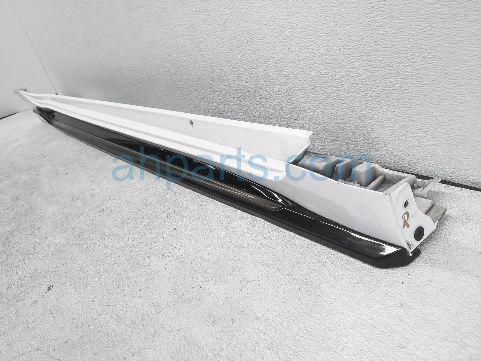 Sold 2022 Toyota Corolla Rocker Trim Passenger Side Skirt / Molding ...
