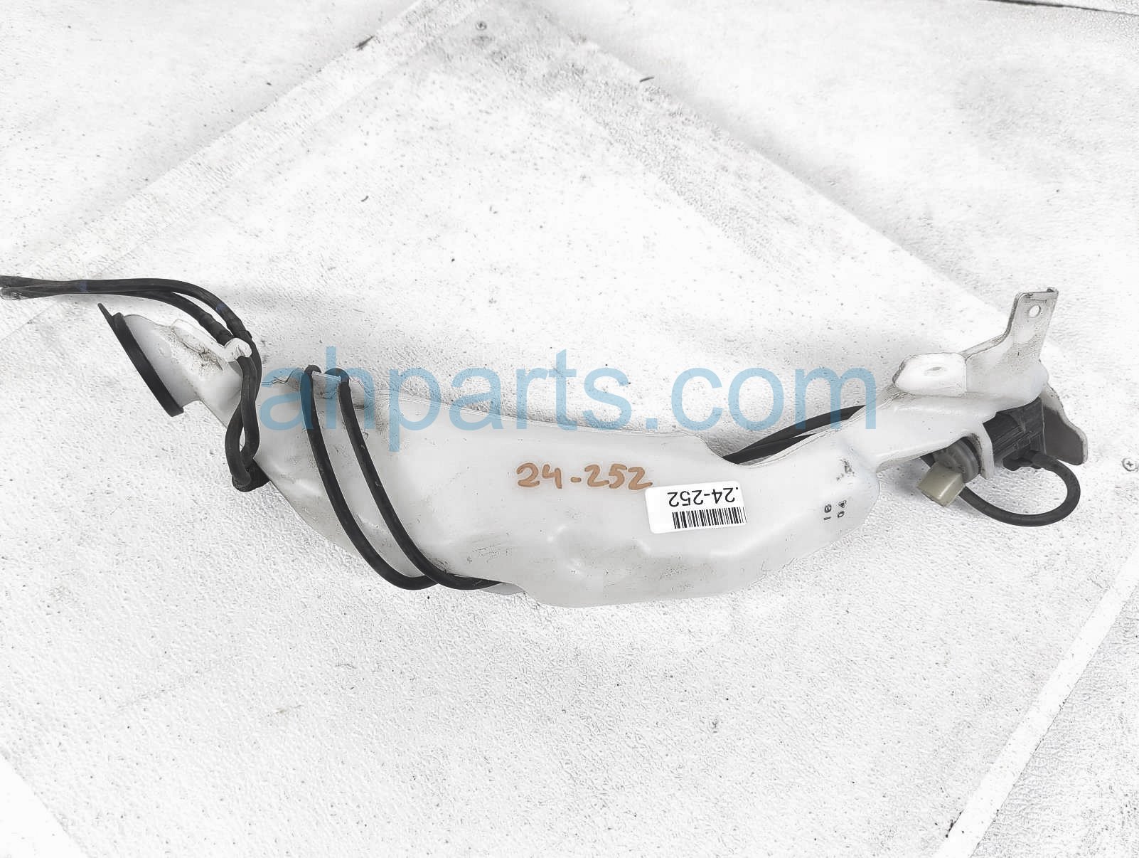 $65 Honda WINDSHIELD WASHER RESERVOIR TANK $65 Honda WINDSHIELD WASHER RESERVOIR TANK