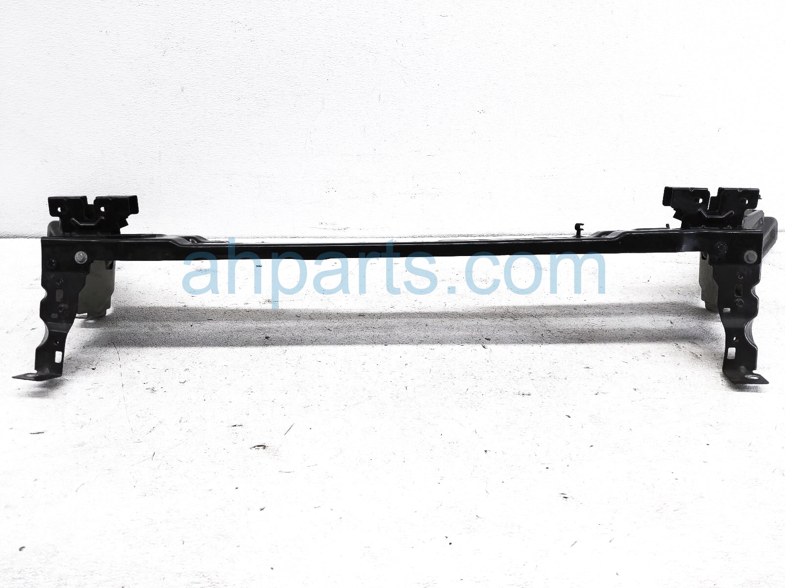 Sold 2019 Volvo Xc40 Core Upper Radiator Support Tie Bar- 2.0t