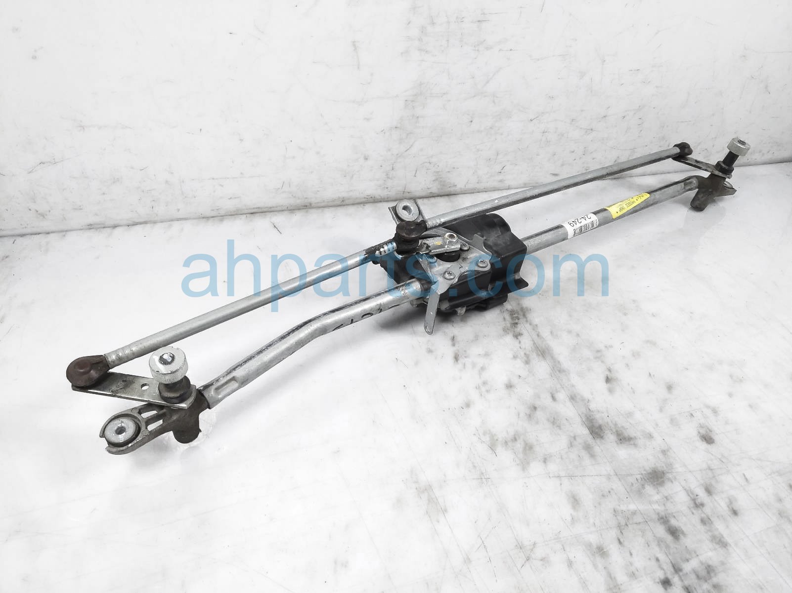 $125 Ford WINDSHIELD WIPER MOTOR W/ARM ASSY $125 Ford WINDSHIELD WIPER MOTOR W/ARM ASSY