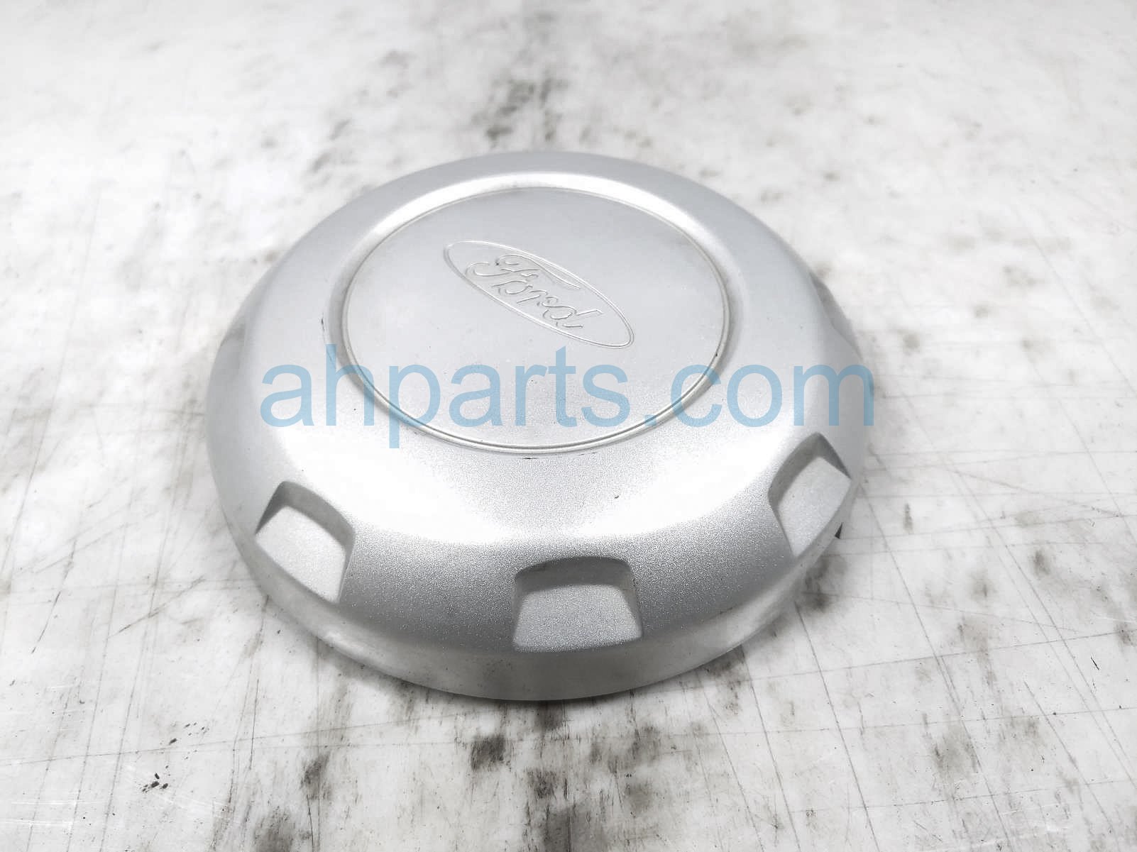 $20 Ford SINGLE WHEEL CENTER CAP $20 Ford SINGLE WHEEL CENTER CAP