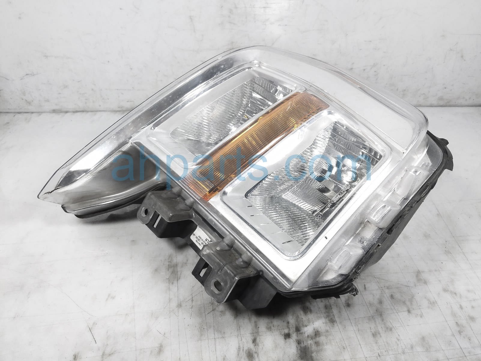 Sold 2022 Ford F150 Headlight Driver Headlamp / Light ML3Z-13008-K