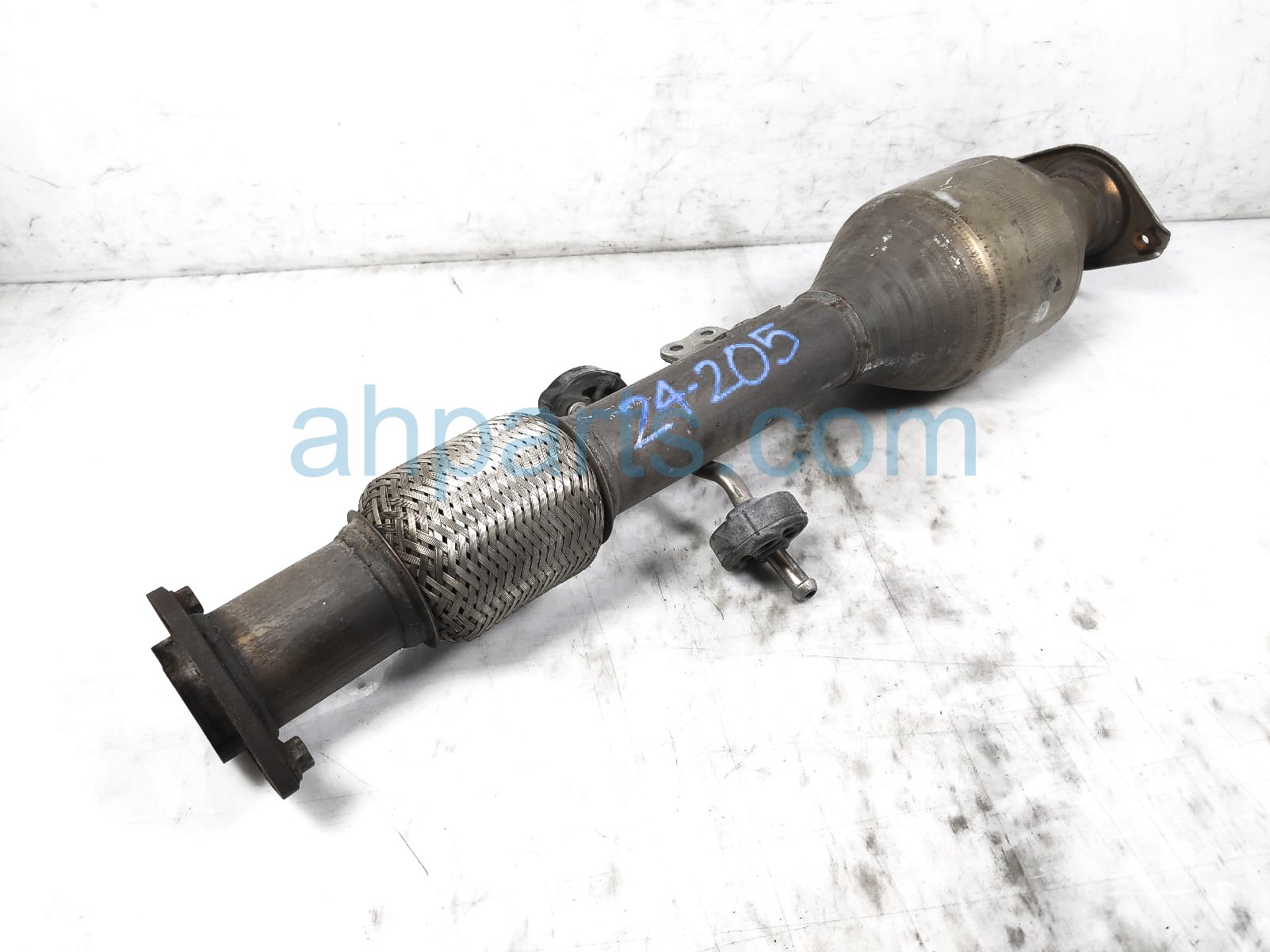 $895 Lexus EXHAUST CONVERTER W/PIPE $895 Lexus EXHAUST CONVERTER W/PIPE