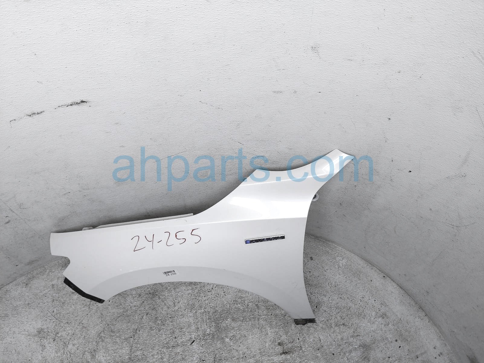 Sold 2019 Honda Insight Front Driver Fender - White 60261-TXM-A91ZZ