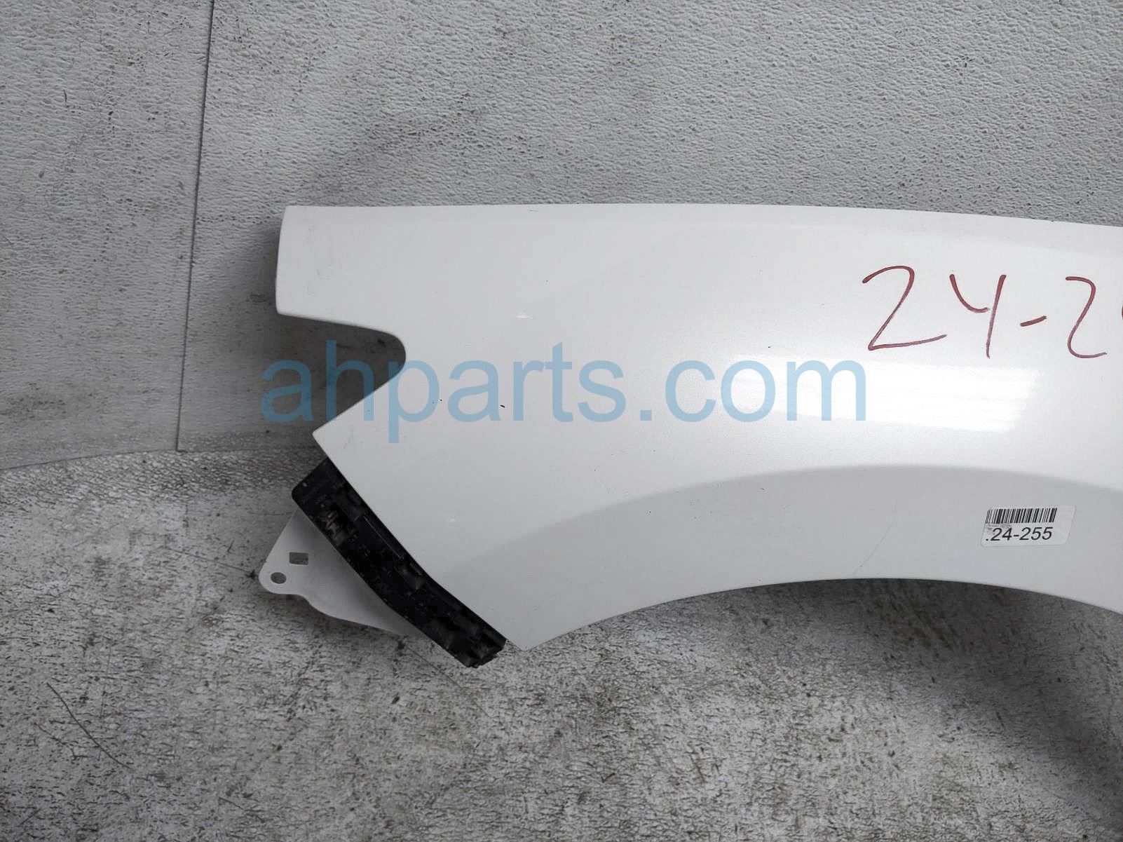Sold 2019 Honda Insight Front Driver Fender - White 60261-TXM-A91ZZ