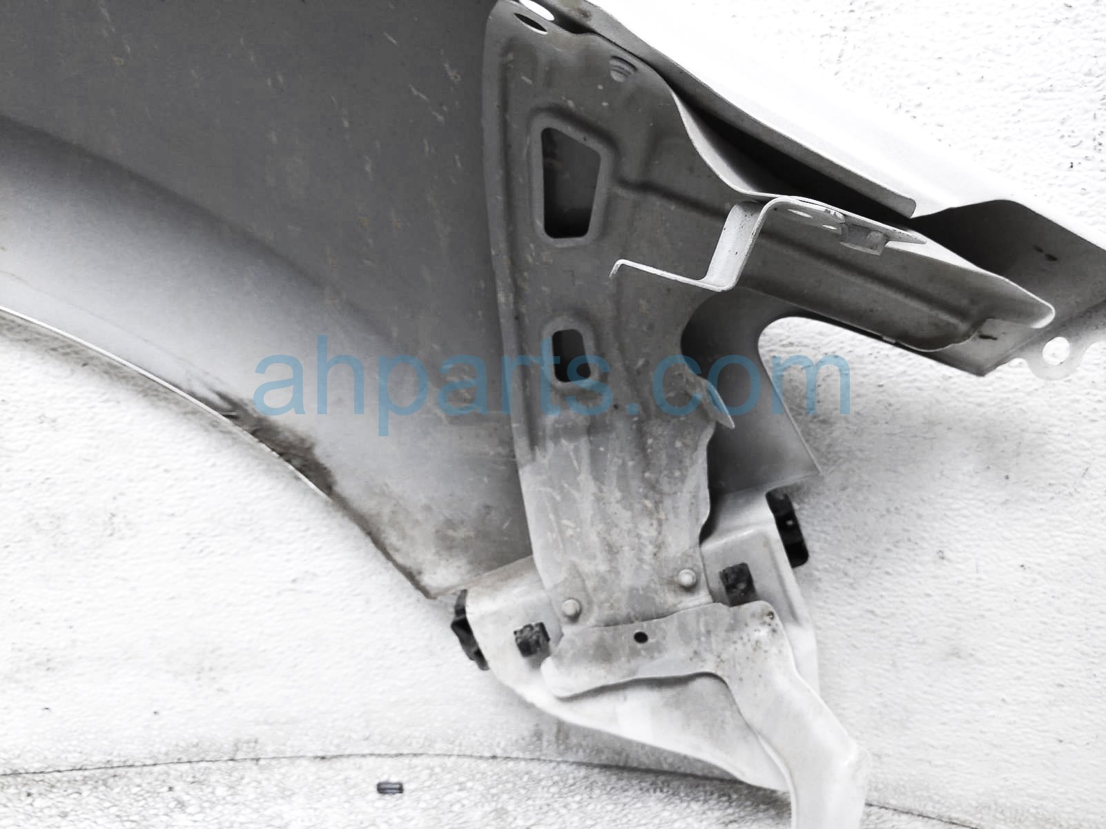 Sold 2019 Honda Insight Front Driver Fender - White 60261-TXM-A91ZZ,