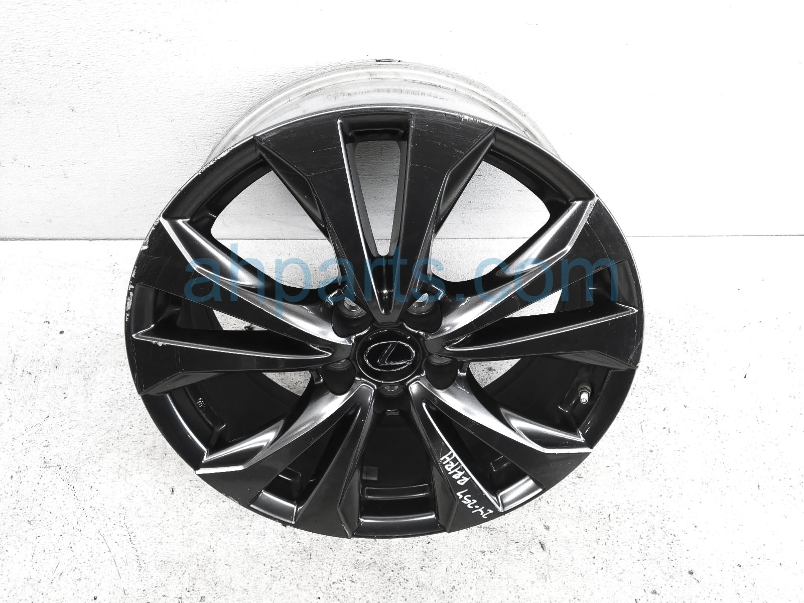 $225 Lexus RR/RH WHEEL / RIM $225 Lexus RR/RH WHEEL / RIM
