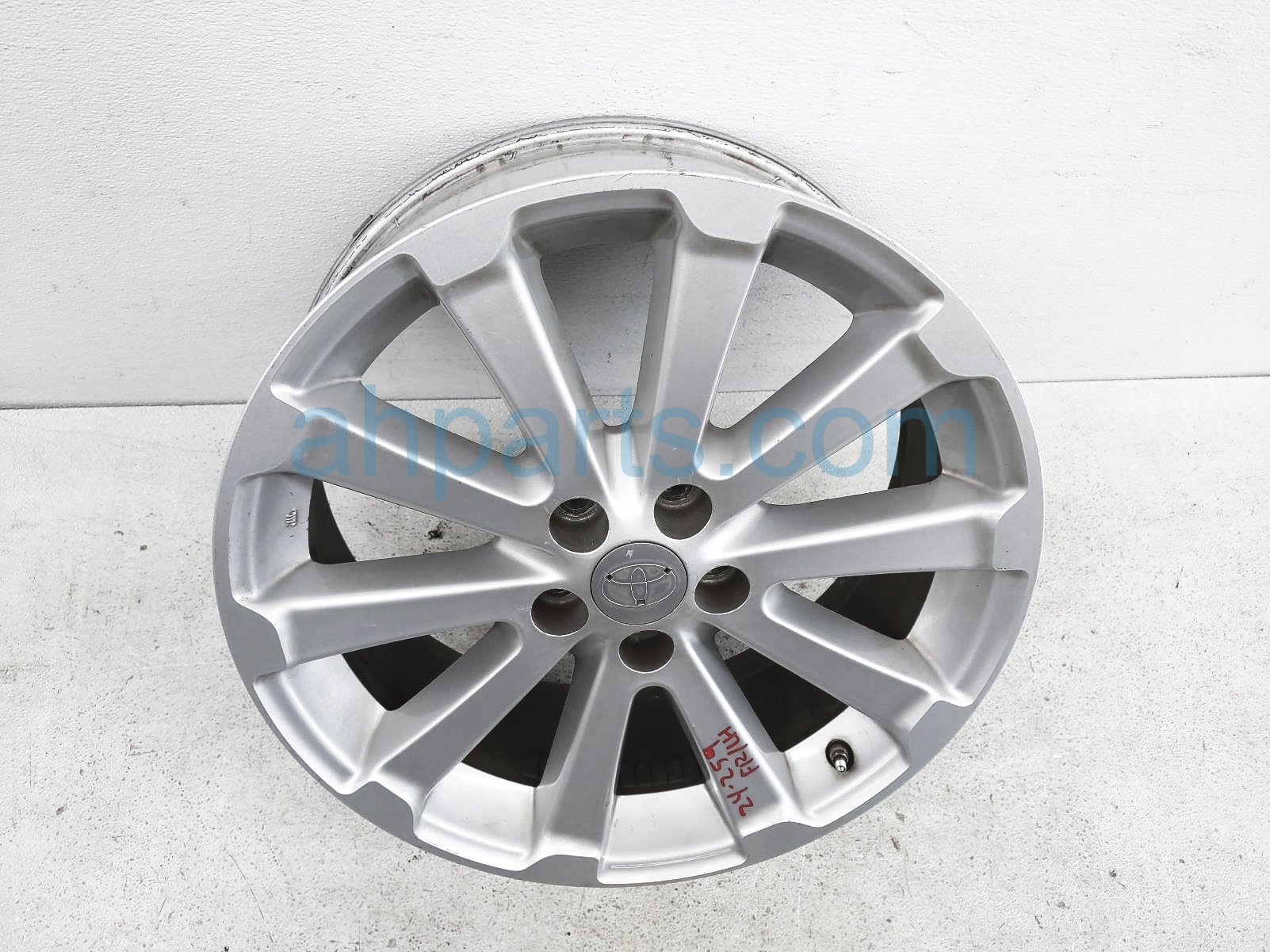 $149 Toyota FR/LH WHEEL / RIM * $149 Toyota FR/LH WHEEL / RIM *