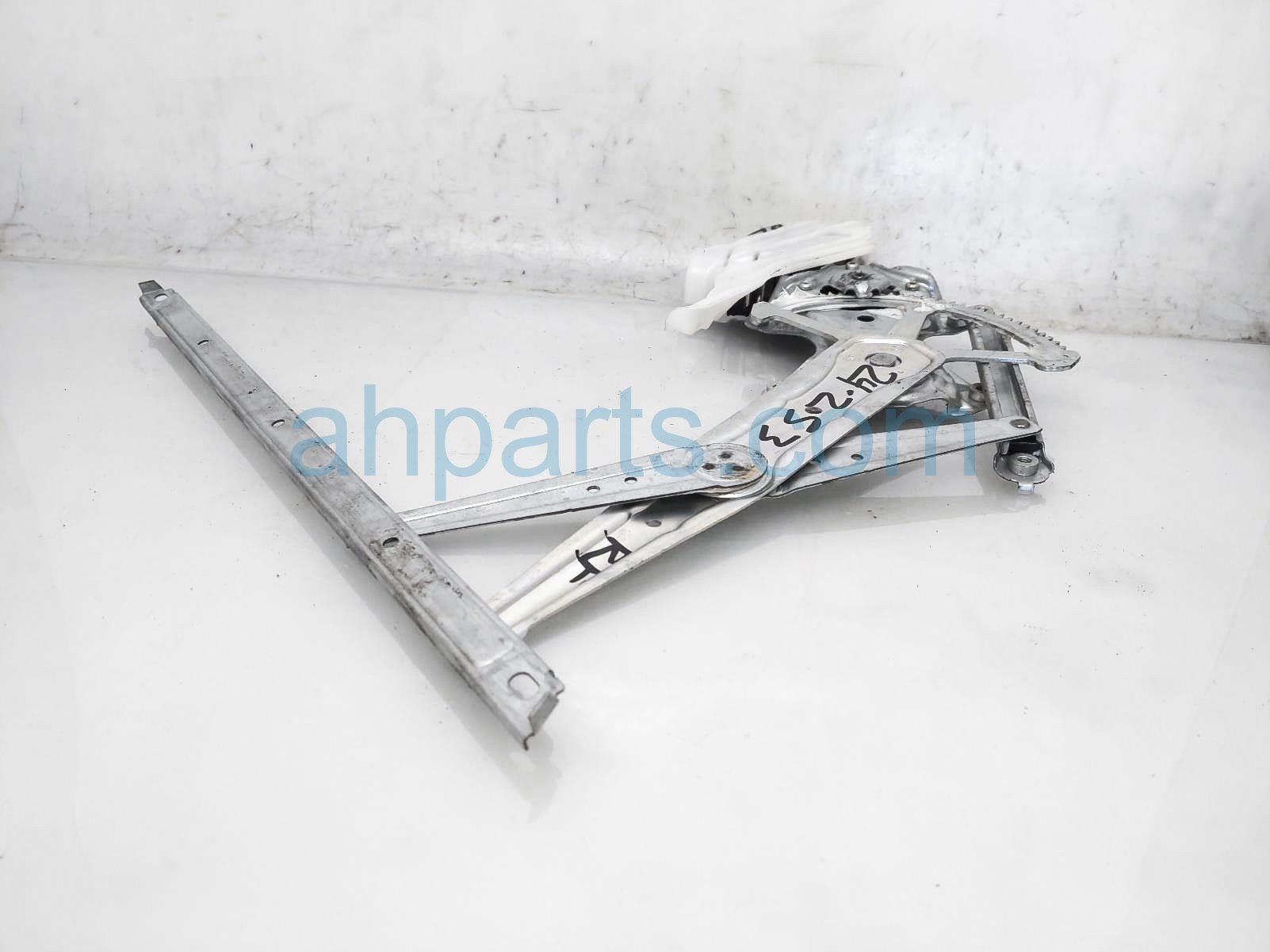 $99 Lexus FR/RH WINDOW REGULATOR W/MOTOR ASSY