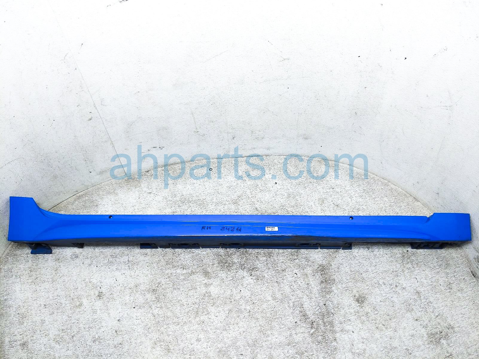 $175 Toyota RH SIDE SKIRT / MOLDING - BLUE HTBK $175 Toyota RH SIDE SKIRT / MOLDING - BLUE HTBK