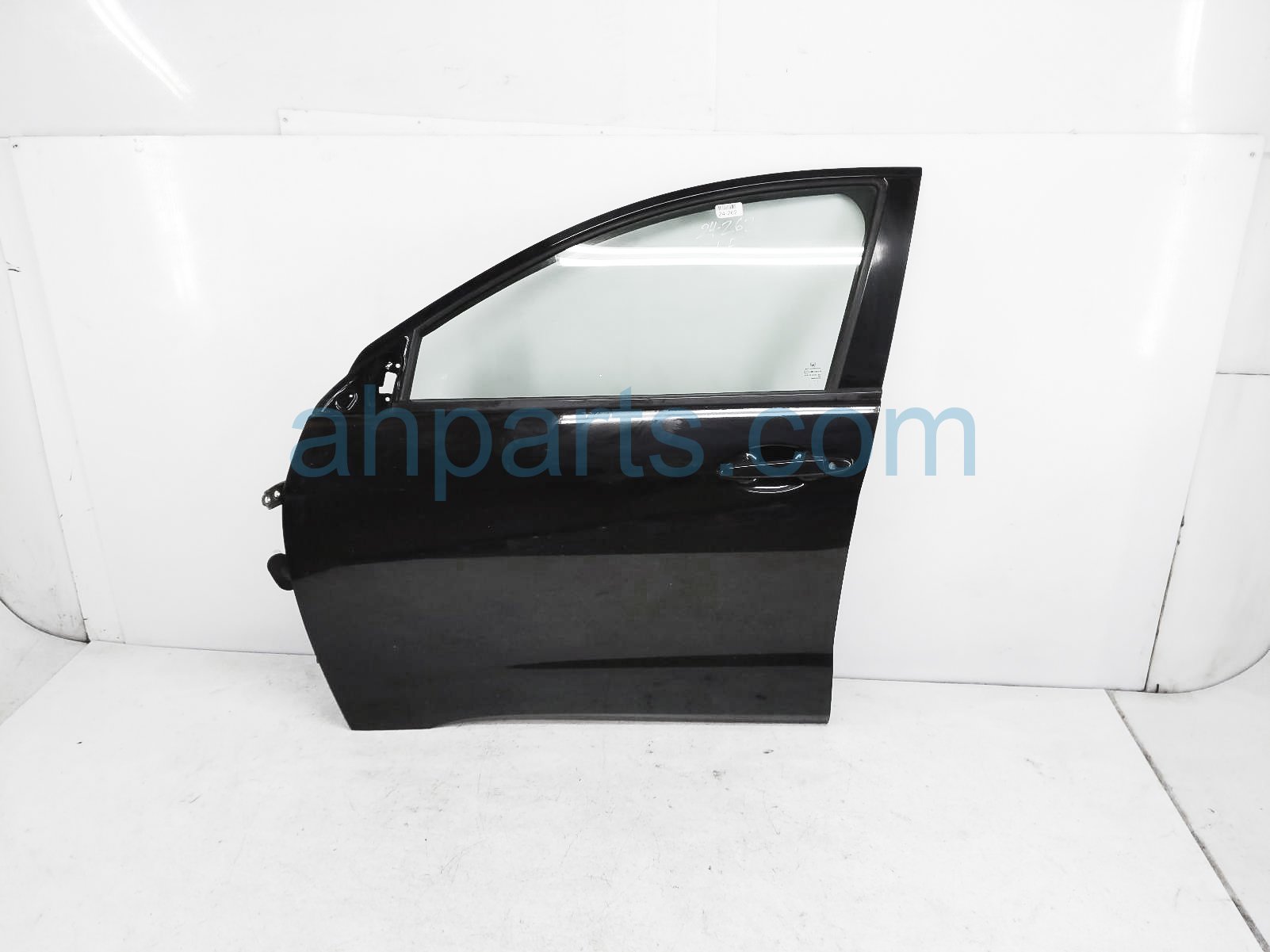 Honda FR/LH DOOR - BLACK - NO MIRROR/TRIM