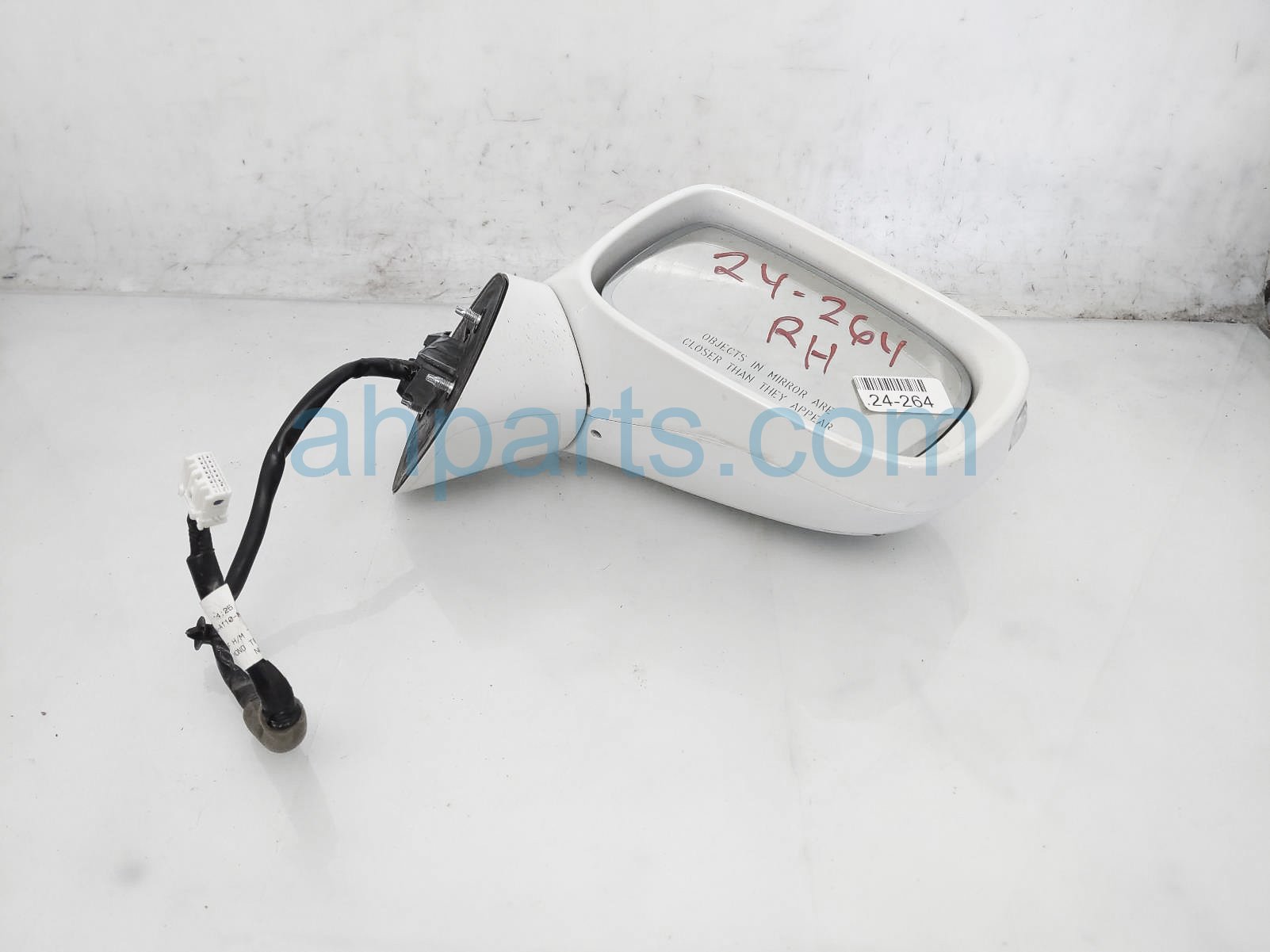 Sold 2017 Acura RDX Rear Passenger Side View Mirror - White 76200