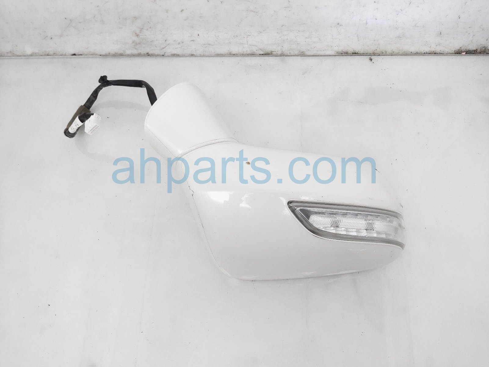 Sold 2017 Acura RDX Rear Passenger Side View Mirror - White 76200