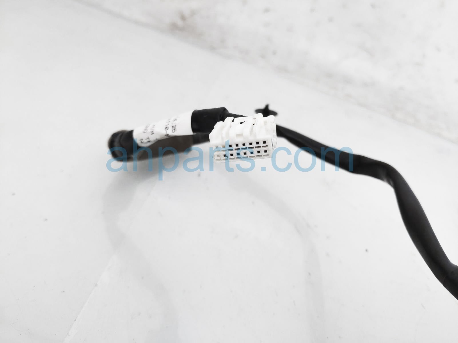 Sold 2017 Acura RDX Rear Passenger Side View Mirror - White 76200