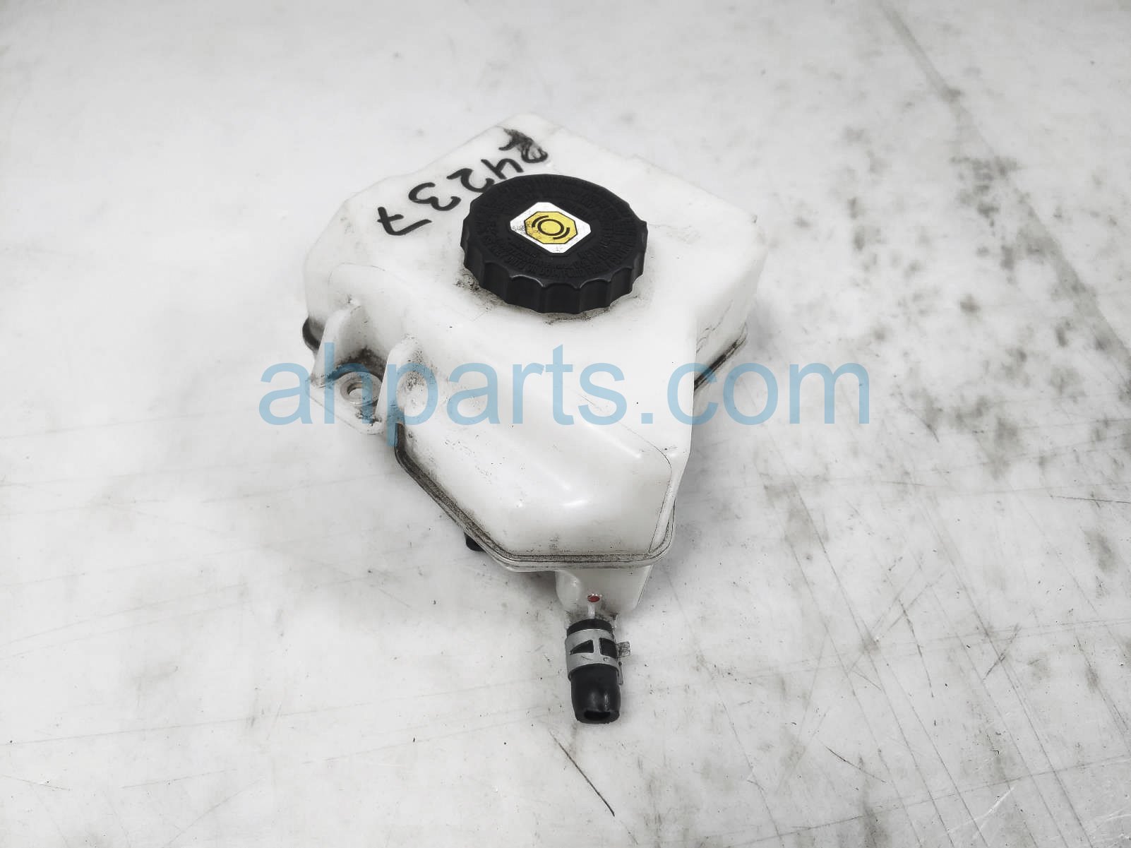$65 Toyota BRAKE MASTER CYLINDER RESERVOIR TANK $65 Toyota BRAKE MASTER CYLINDER RESERVOIR TANK