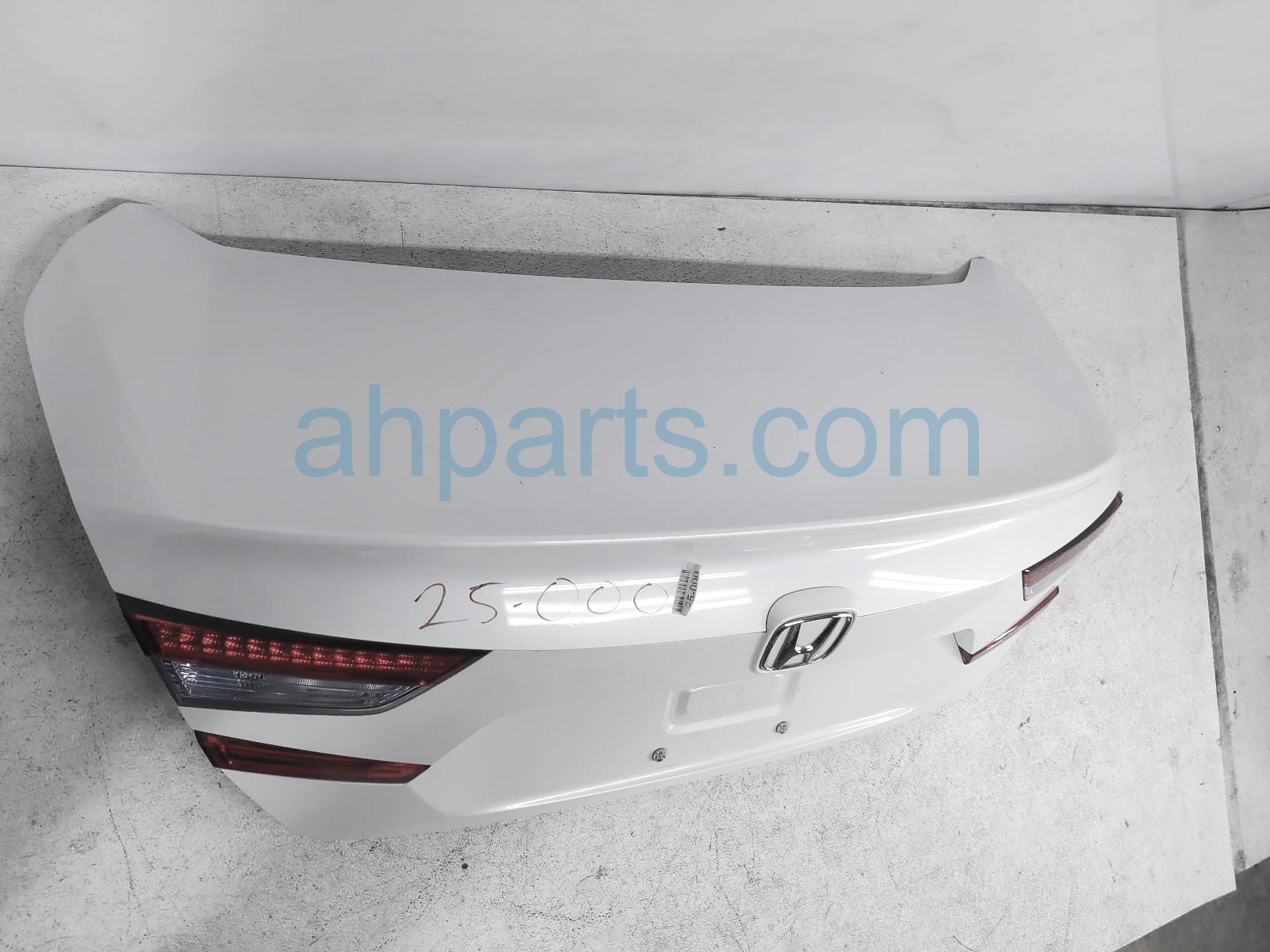 Sold 2018 Honda Accord Trunk / Decklid - White 68500-TVA-A00ZZ
