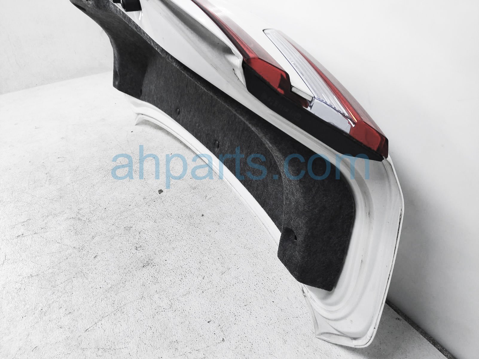 Sold 2018 Honda Accord Trunk / Decklid - White 68500-TVA-A00ZZ