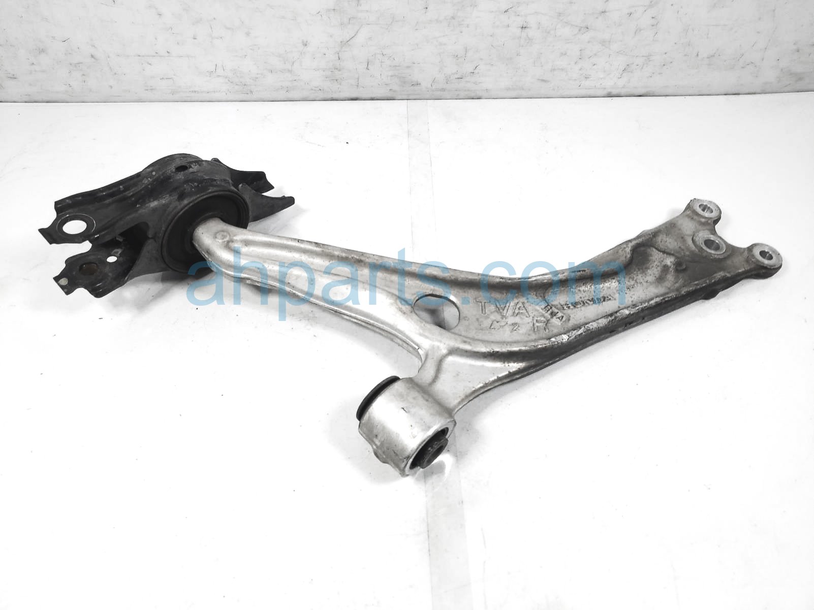 $175 Honda FR/RH LOWER CONTROL ARM $175 Honda FR/RH LOWER CONTROL ARM