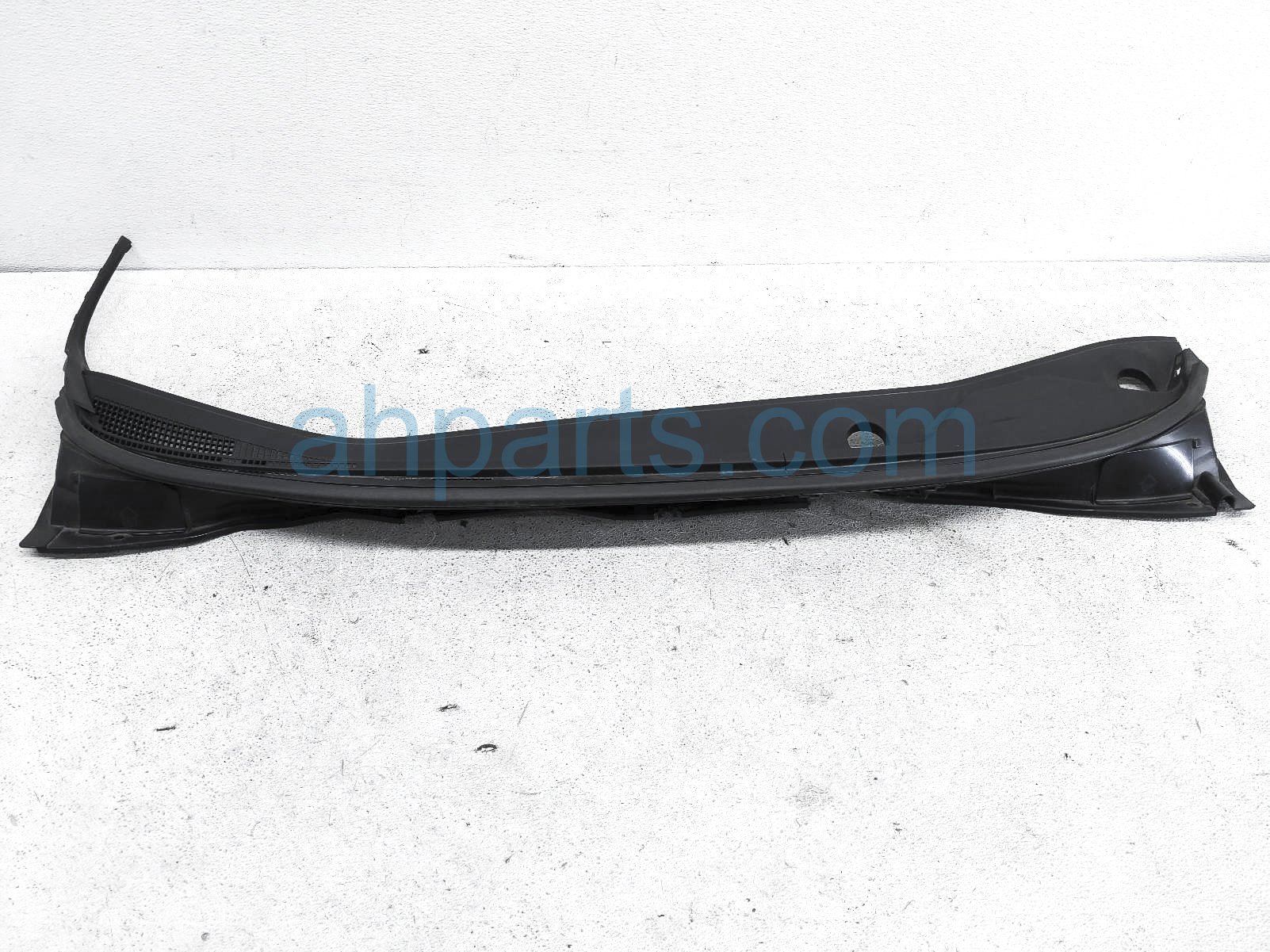 $95 Nissan WINDSHIELD COWL VENT PANEL $95 Nissan WINDSHIELD COWL VENT PANEL