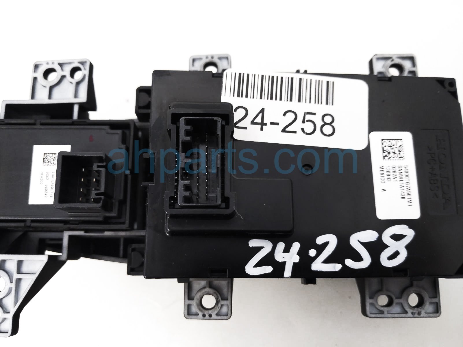 Sold 2022 Honda Passport Shifter Gear Selector Switch Assy 54100