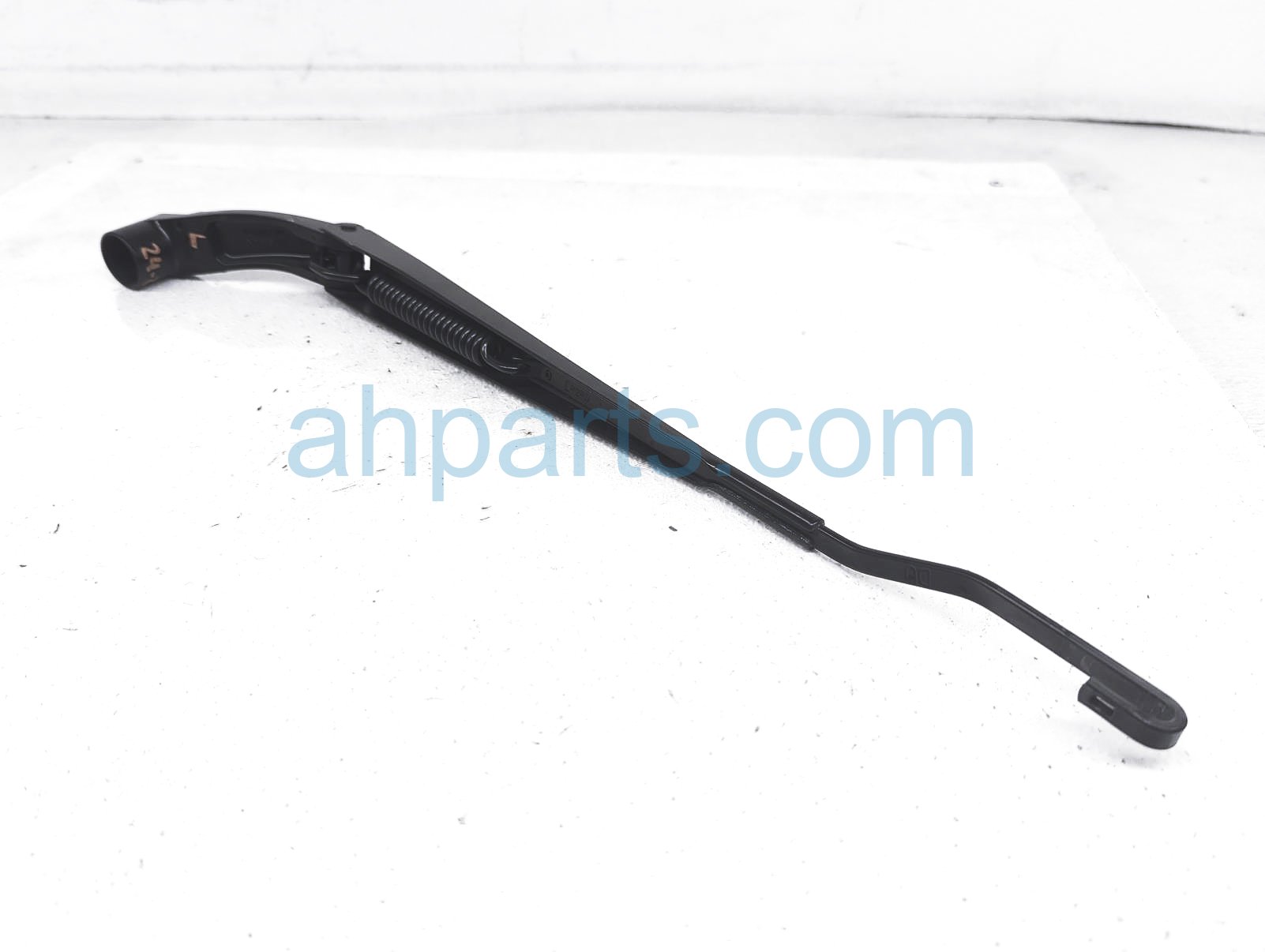 $20 Nissan LH WINDSHIELD WIPER ARM $20 Nissan LH WINDSHIELD WIPER ARM