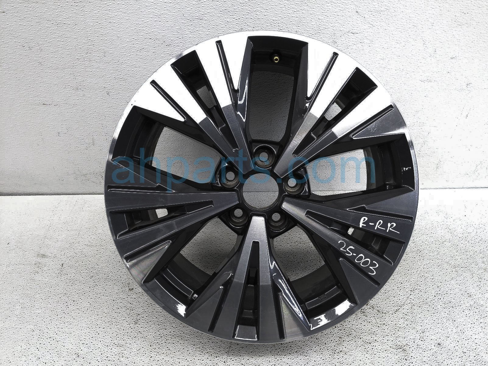 $199 Nissan RR/RH WHEEL / RIM $199 Nissan RR/RH WHEEL / RIM