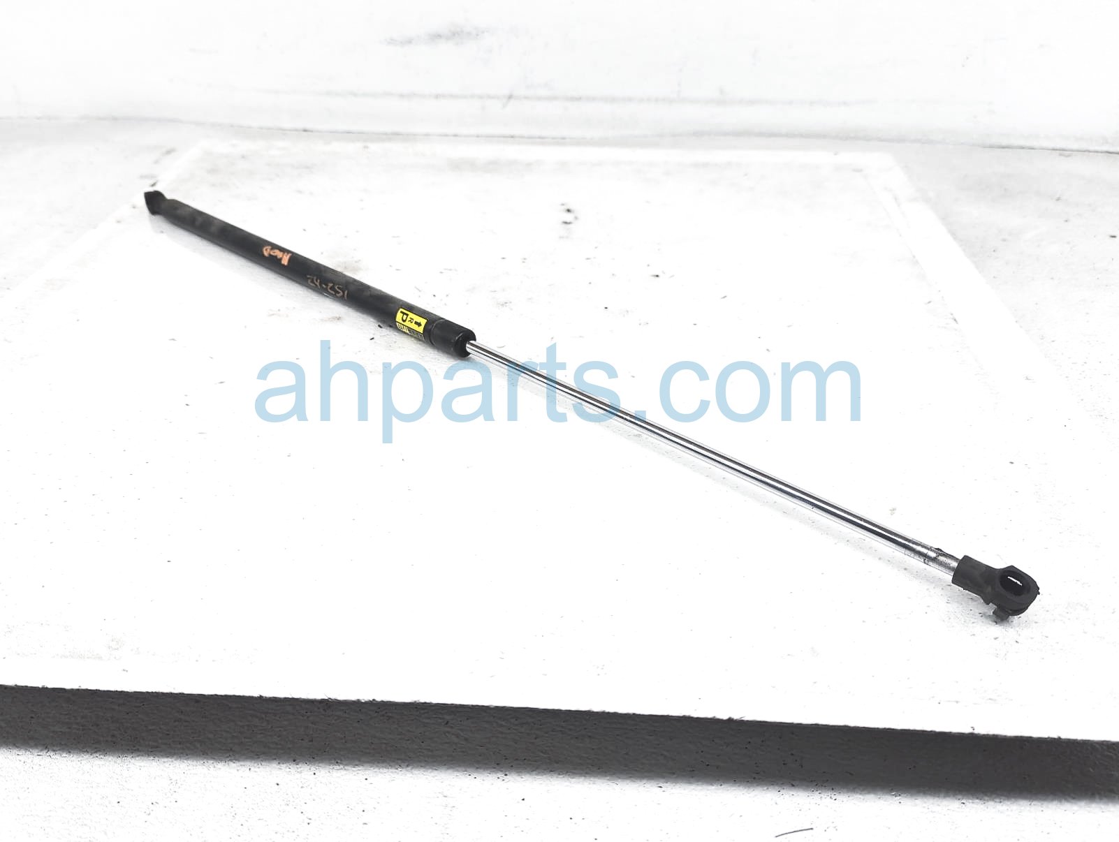 $25 Lexus RH SIDE HOOD STRUT / LIFT CYLINDER $25 Lexus RH SIDE HOOD STRUT / LIFT CYLINDER