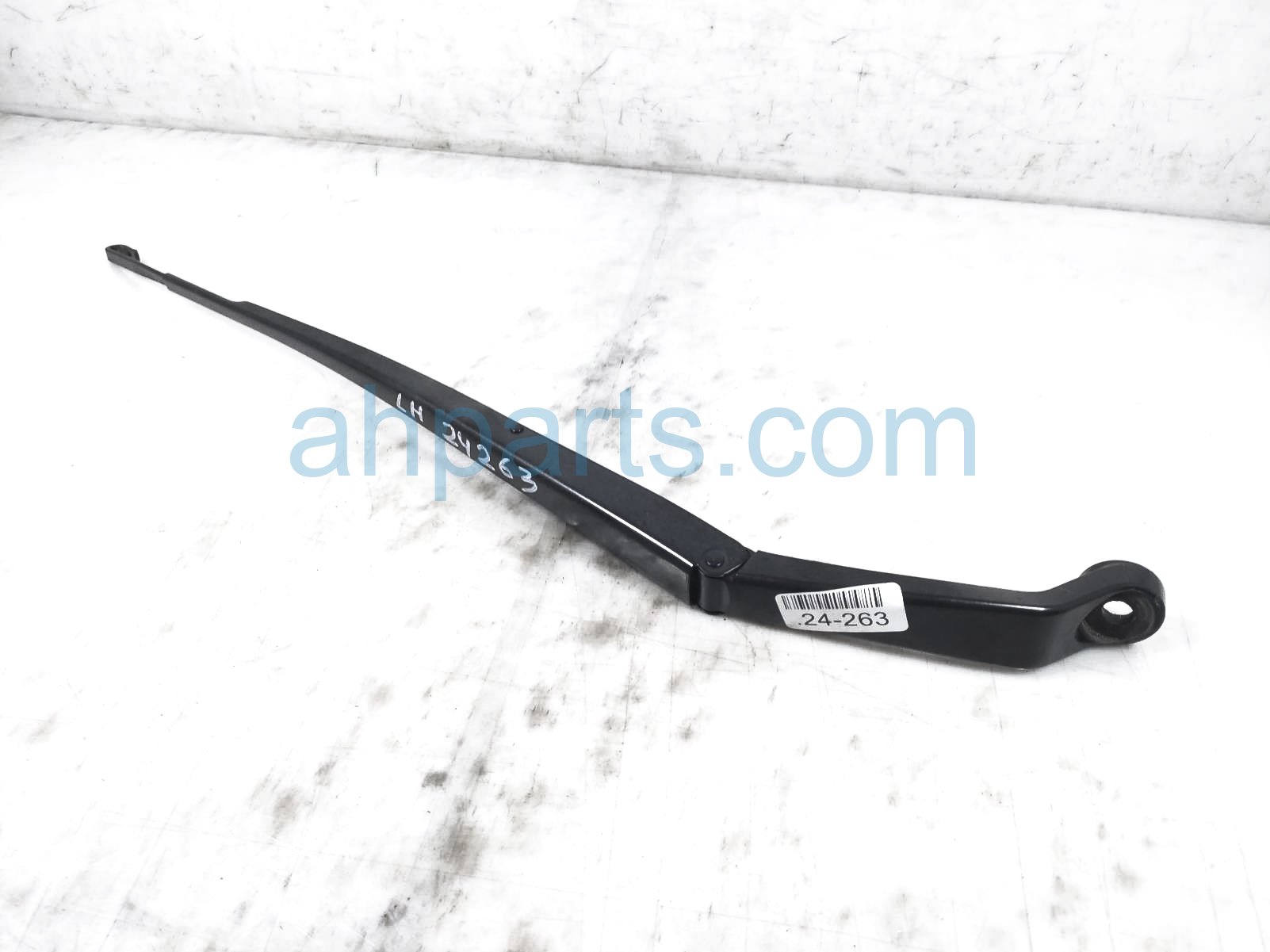 $20 Honda LH WINDSHIELD WIPER ARM $20 Honda LH WINDSHIELD WIPER ARM