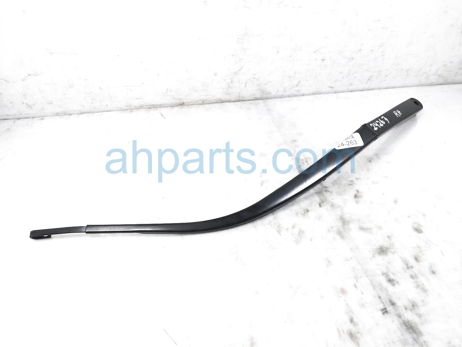 $20 Honda RH WINDSHIELD WIPER ARM $20 Honda RH WINDSHIELD WIPER ARM