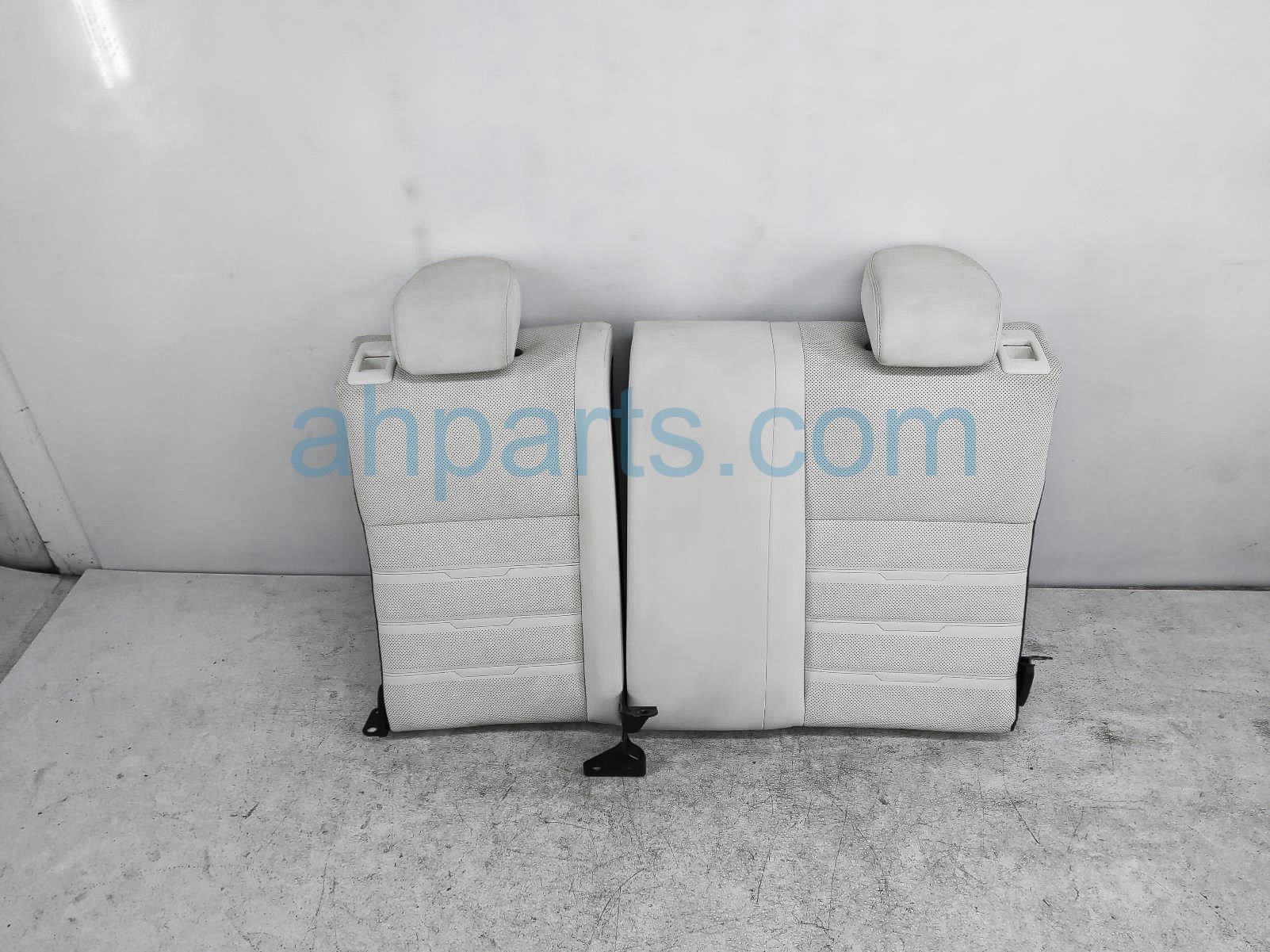 $399 Lexus REAR UPPER SEAT CUSHION ASSY - WHITE $399 Lexus REAR UPPER SEAT CUSHION ASSY - WHITE