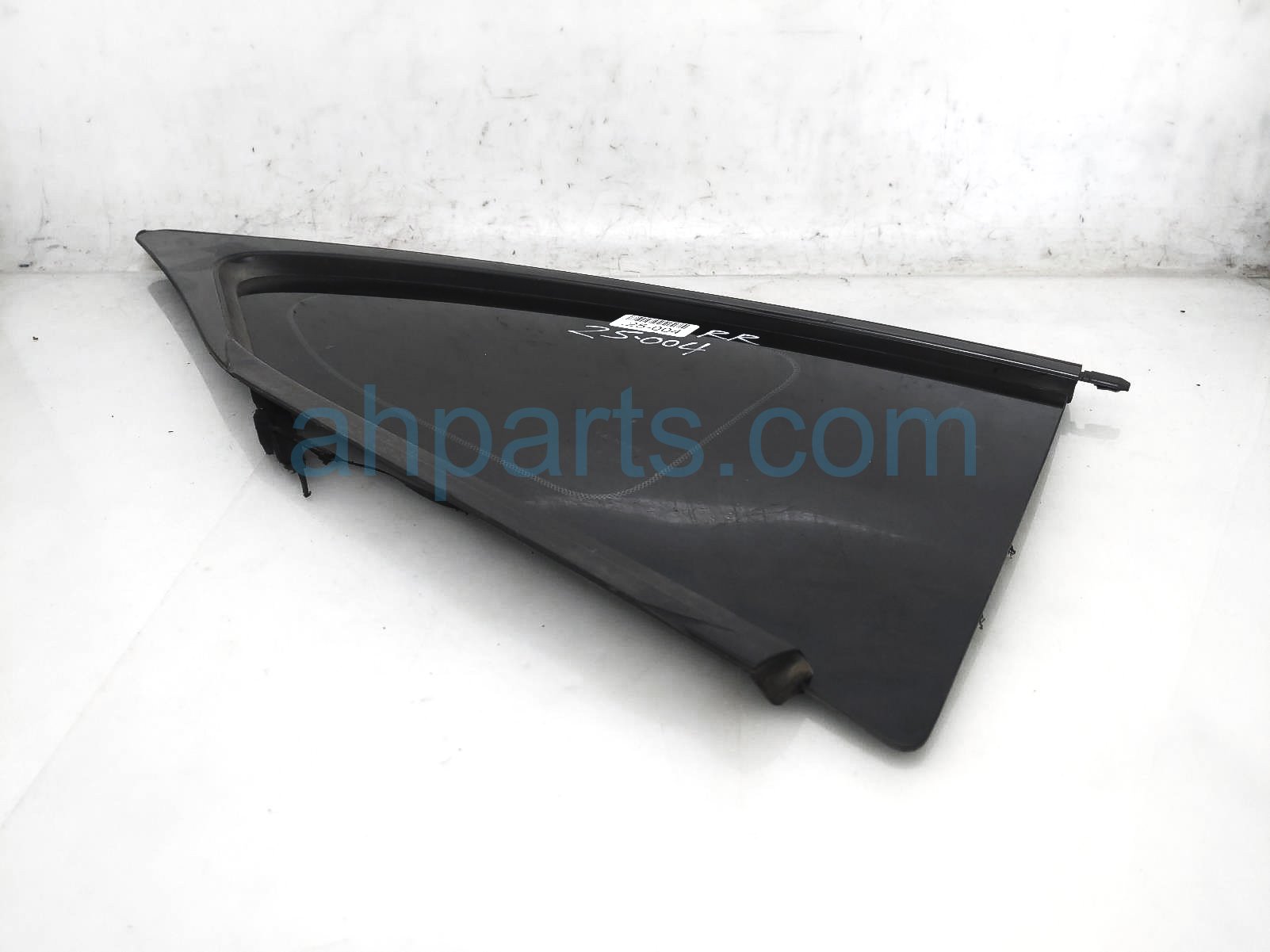 $90 Lexus RH QUARTER WINDOW GLASS $90 Lexus RH QUARTER WINDOW GLASS
