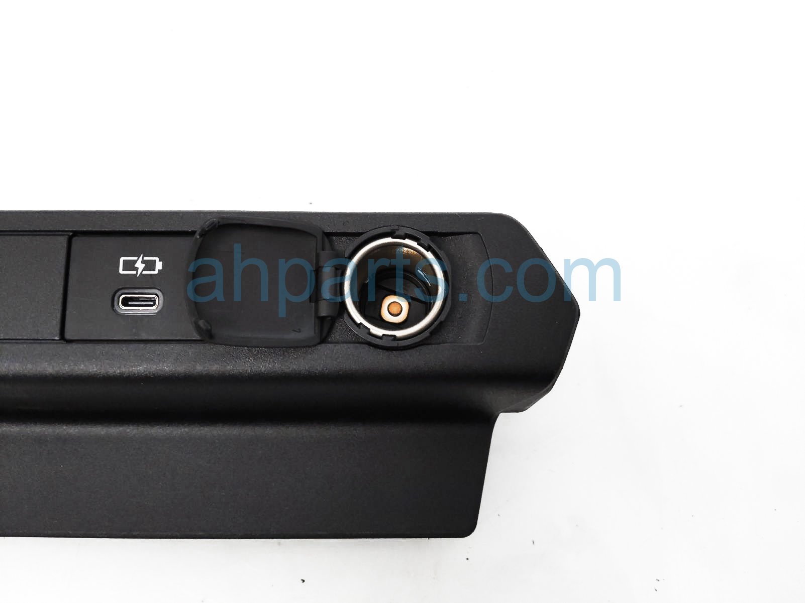 Sold 2024 Toyota Prius Usb Ports + Outlet - Console Mtd 58818-47150