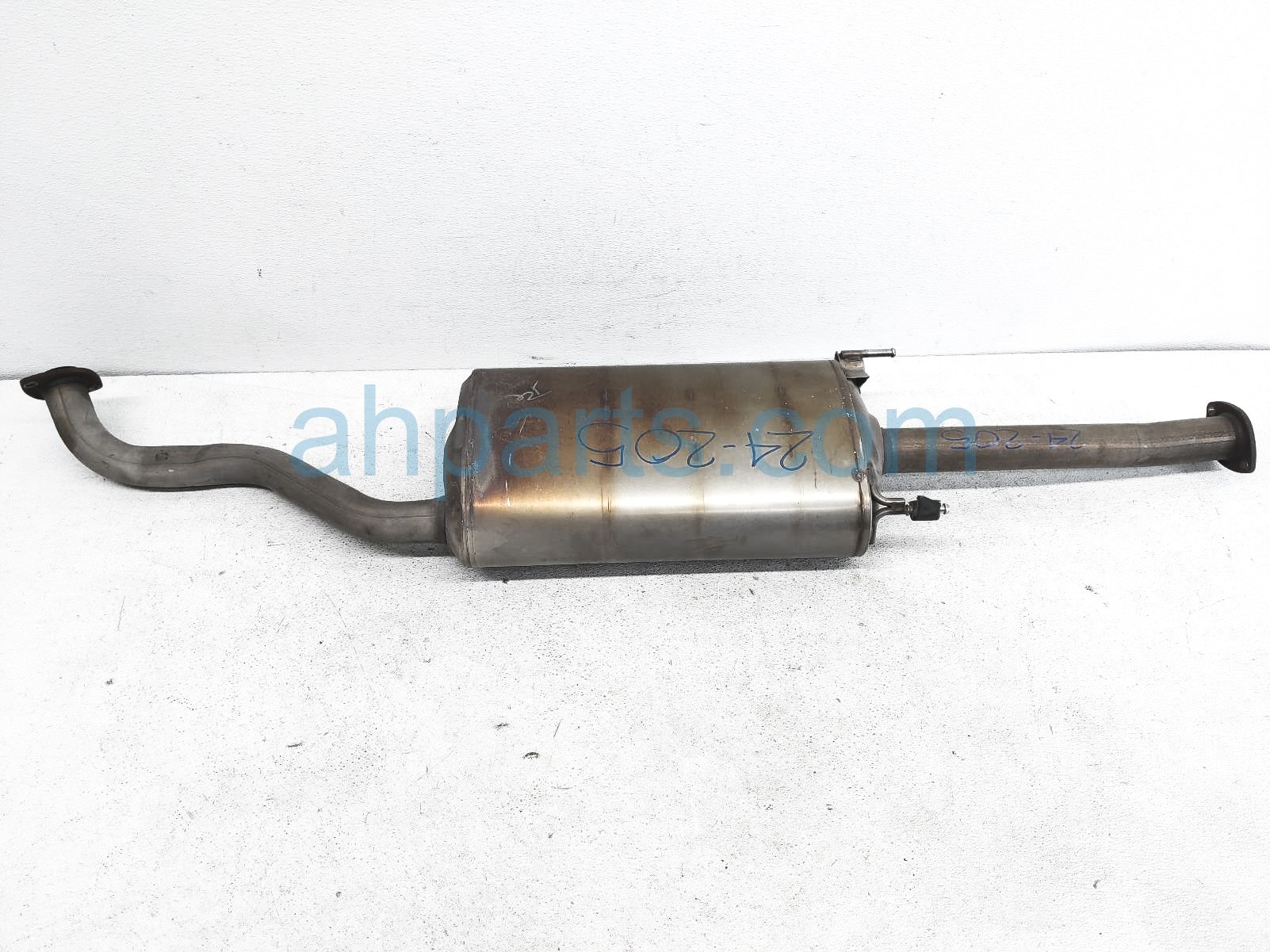$325 Lexus CENTER EXHAUST & PIPE ASSY $325 Lexus CENTER EXHAUST & PIPE ASSY