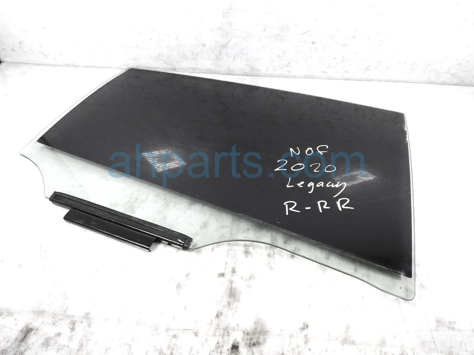$100 Subaru RR/RH DOOR WINDOW GLASS *